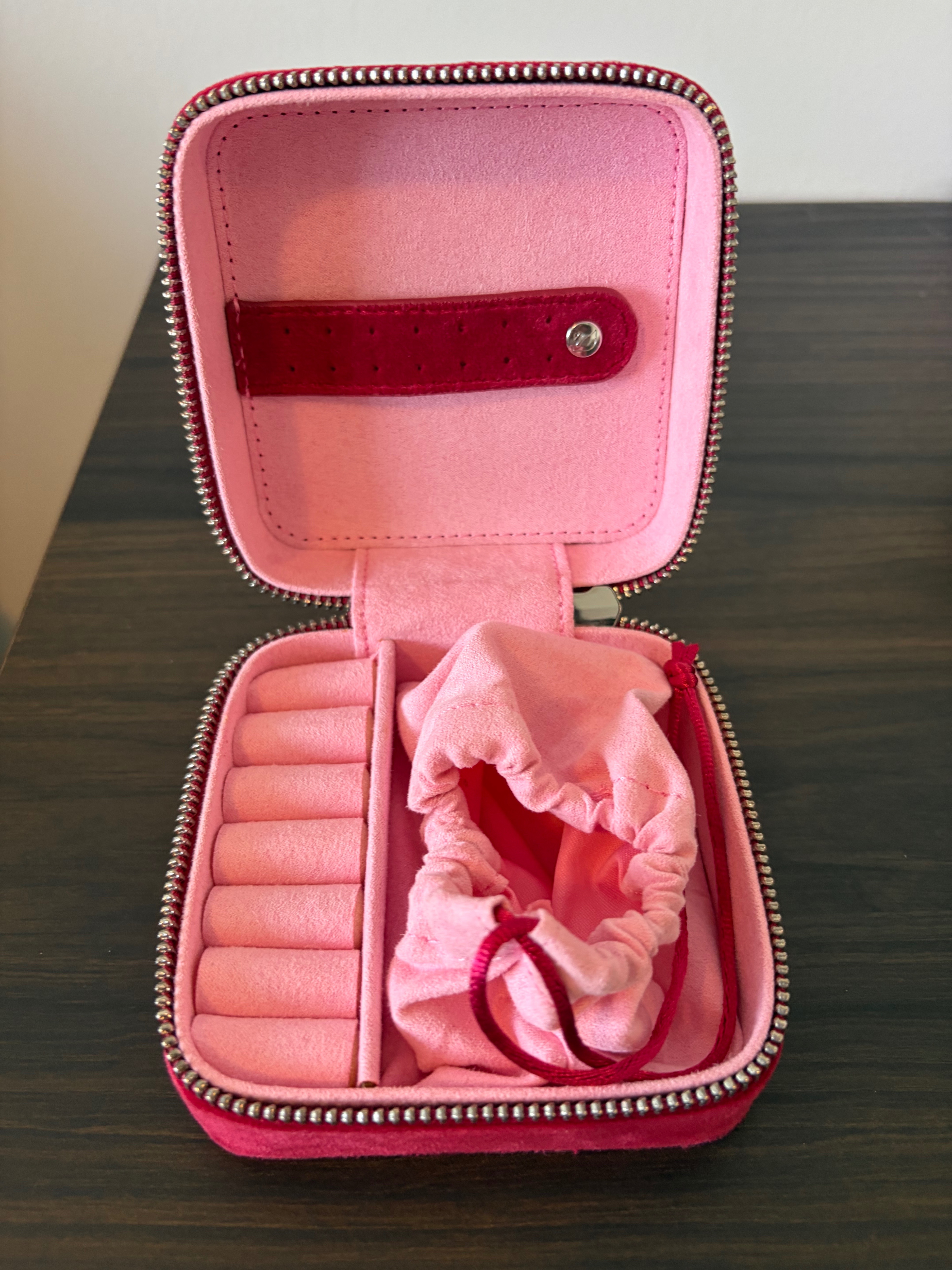 Swarovski red velvet travel jewelry box - photo 3