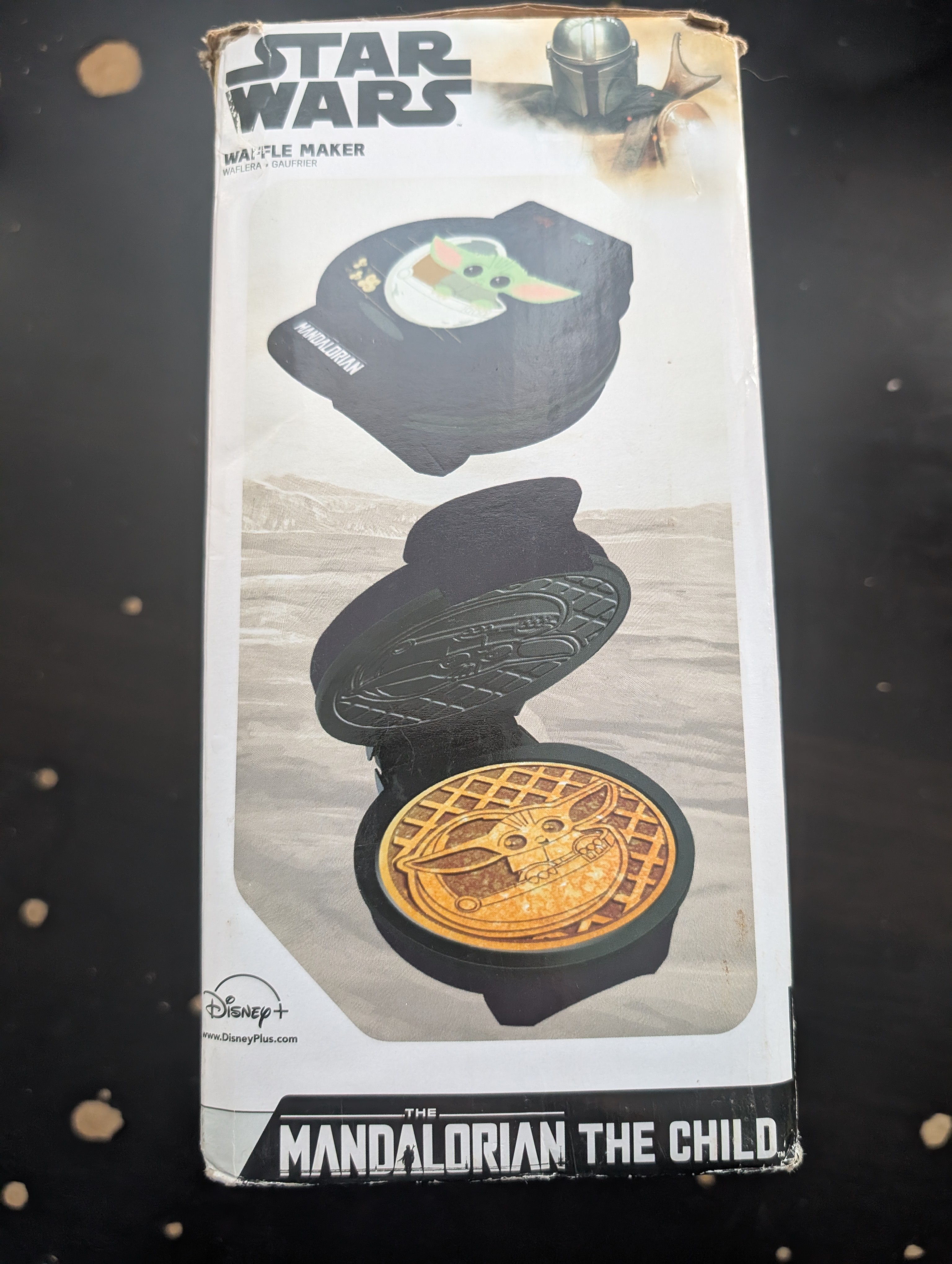Star Wars Mandalorian Waffle Maker - photo 2