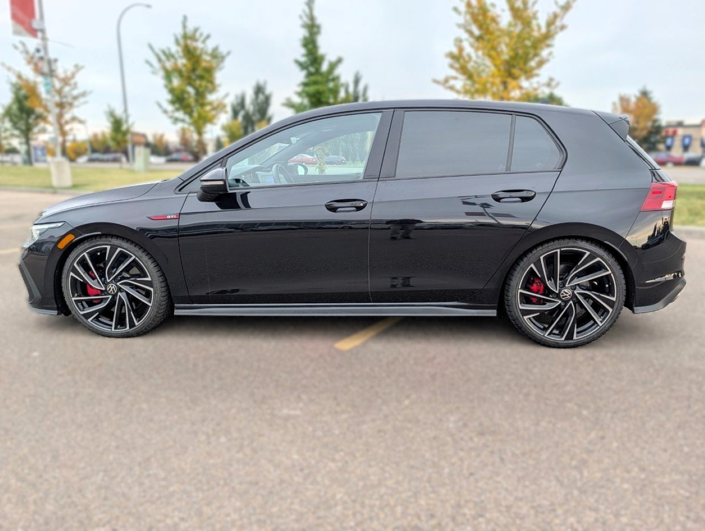 2023 Volkswagen Golf GTI - photo 3