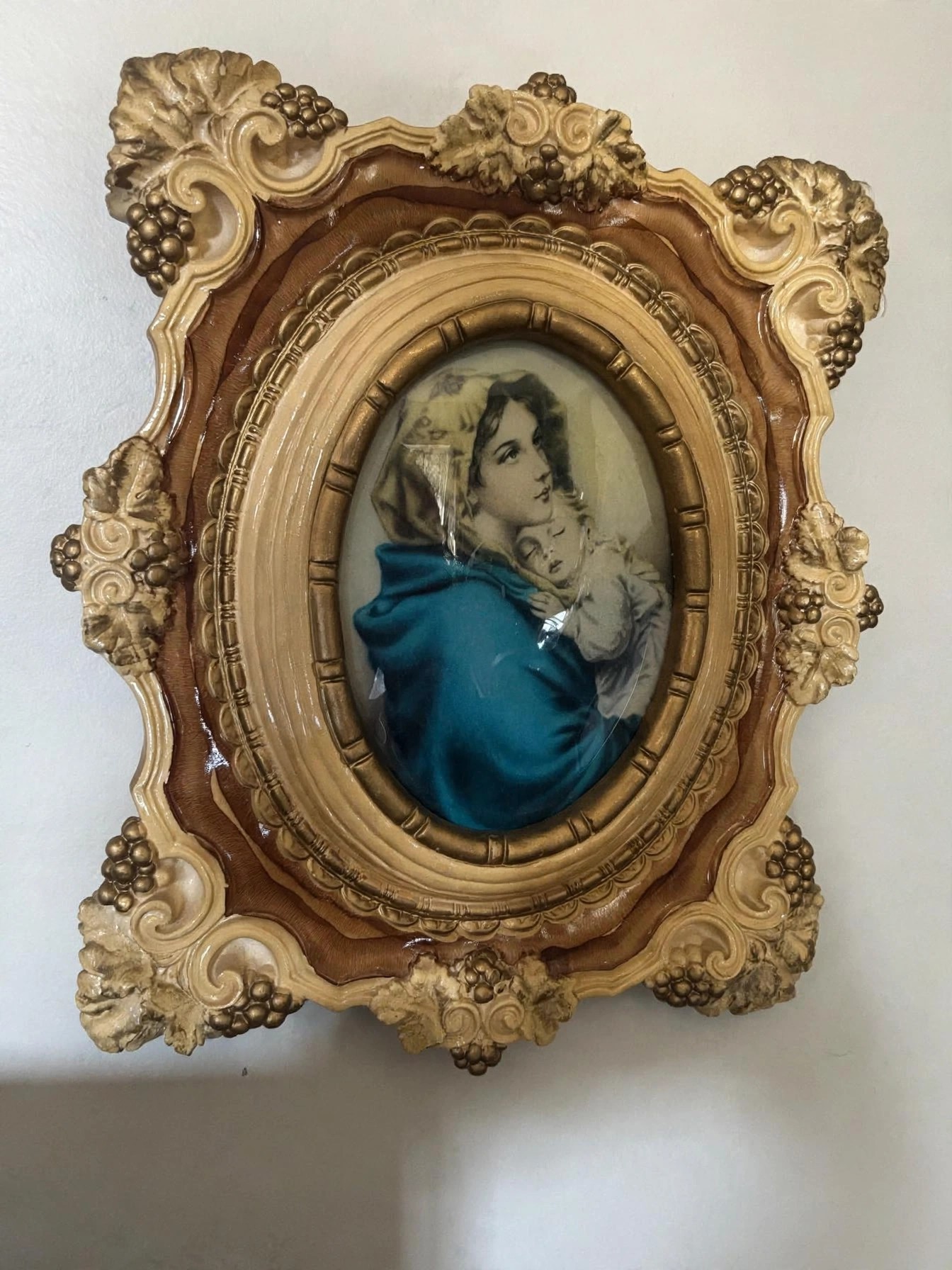 Vintage Ornate Gold Framed Madonna and Child Print Convex Glass - photo 2