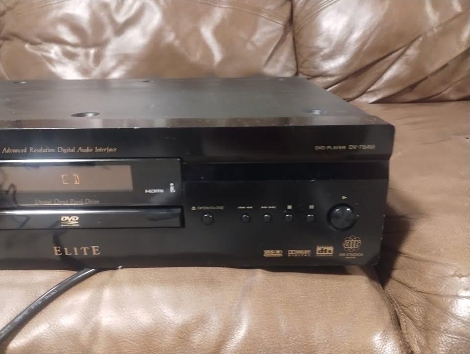 The Pioneer Elite DV 79AVi Universal Disc Player - photo 4
