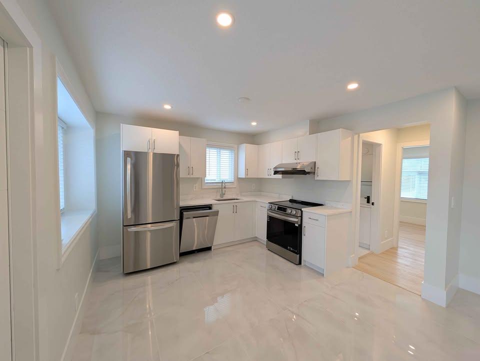 2 Beds 1 Bath - House in Middlegate Metrotown
