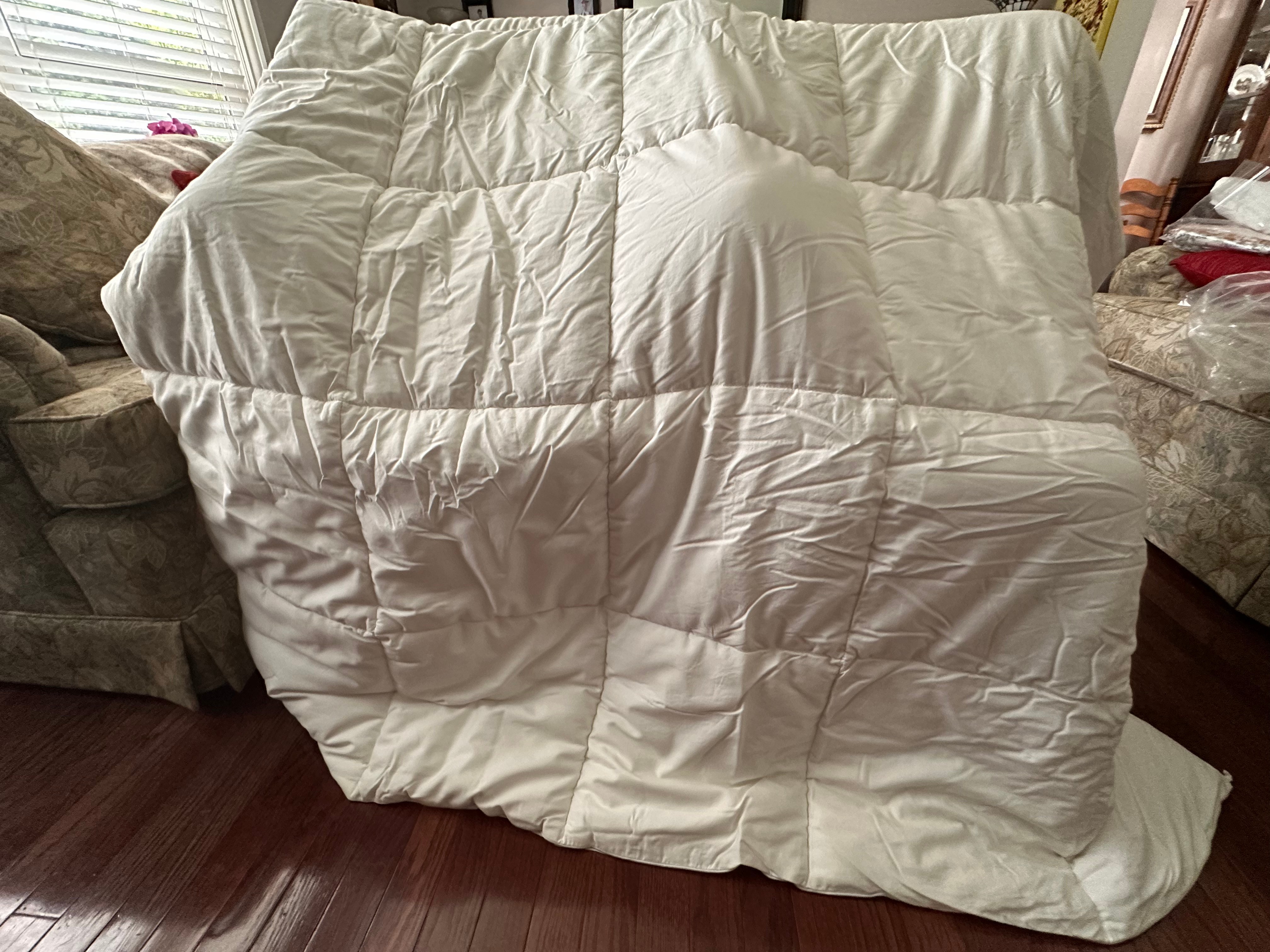 New & Unused • Twin Duvet • Down Fibre • Moving Away Sale - photo 2