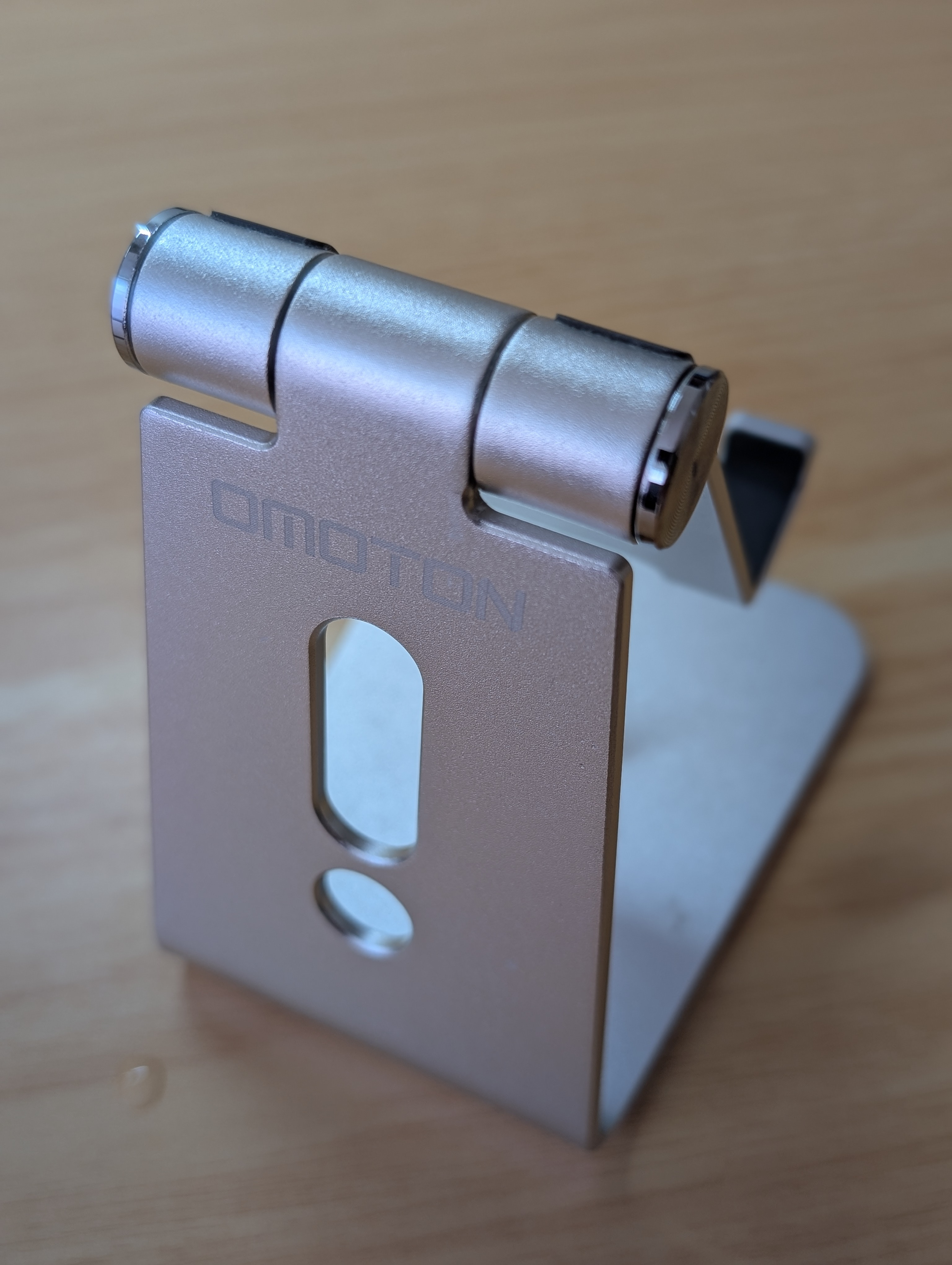 OMOTON C4 Foldable Aluminum Phone Stand - Like New - photo 2