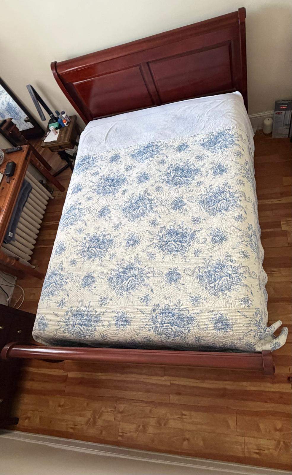 Queen Size Sleigh Bed by Ashley Furniture