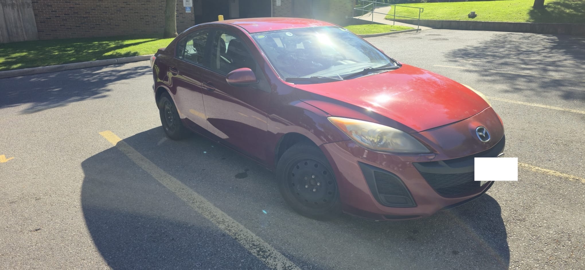 2011 MAZDA3 SEDAN 302,000 KM TWO SETS OF WHEELS/TIRES! - photo 2