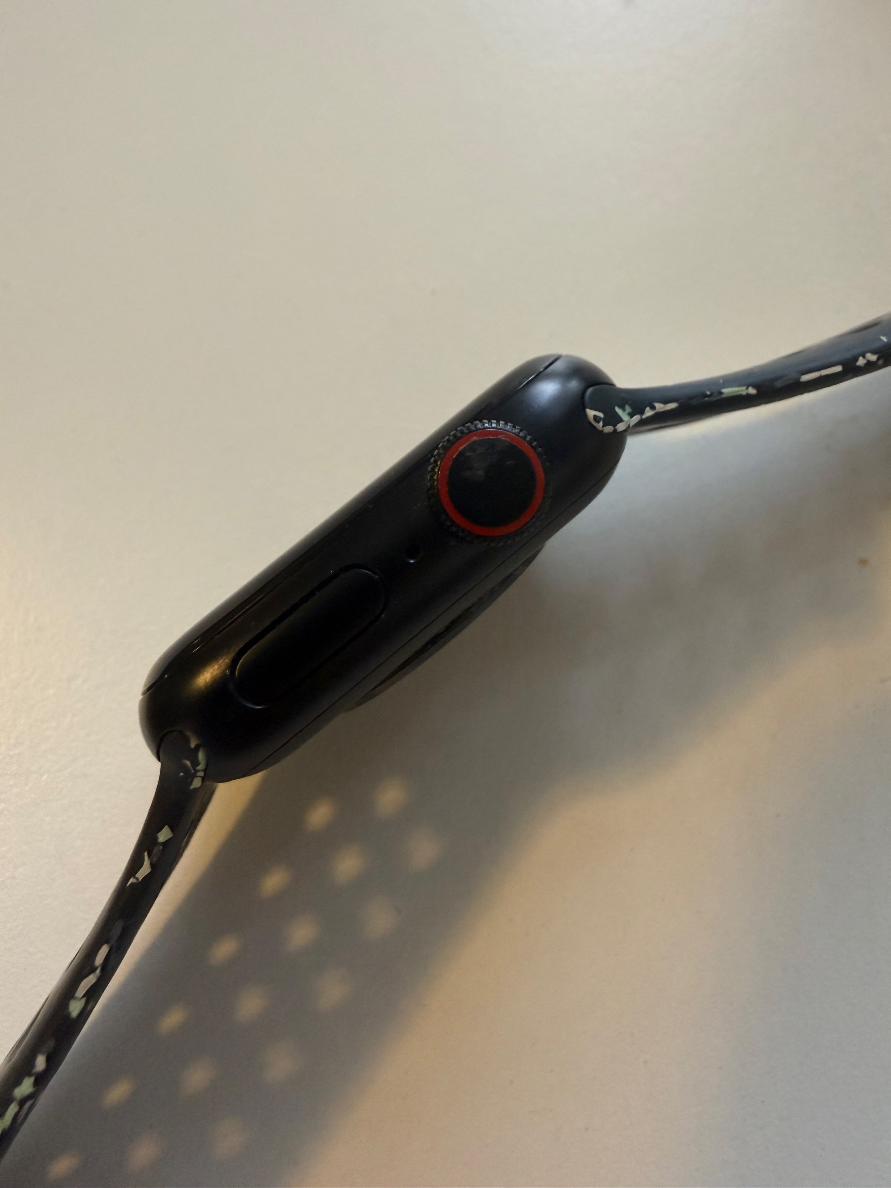 Apple Watch SE 40mm GPS + Cellular - Black - photo 2