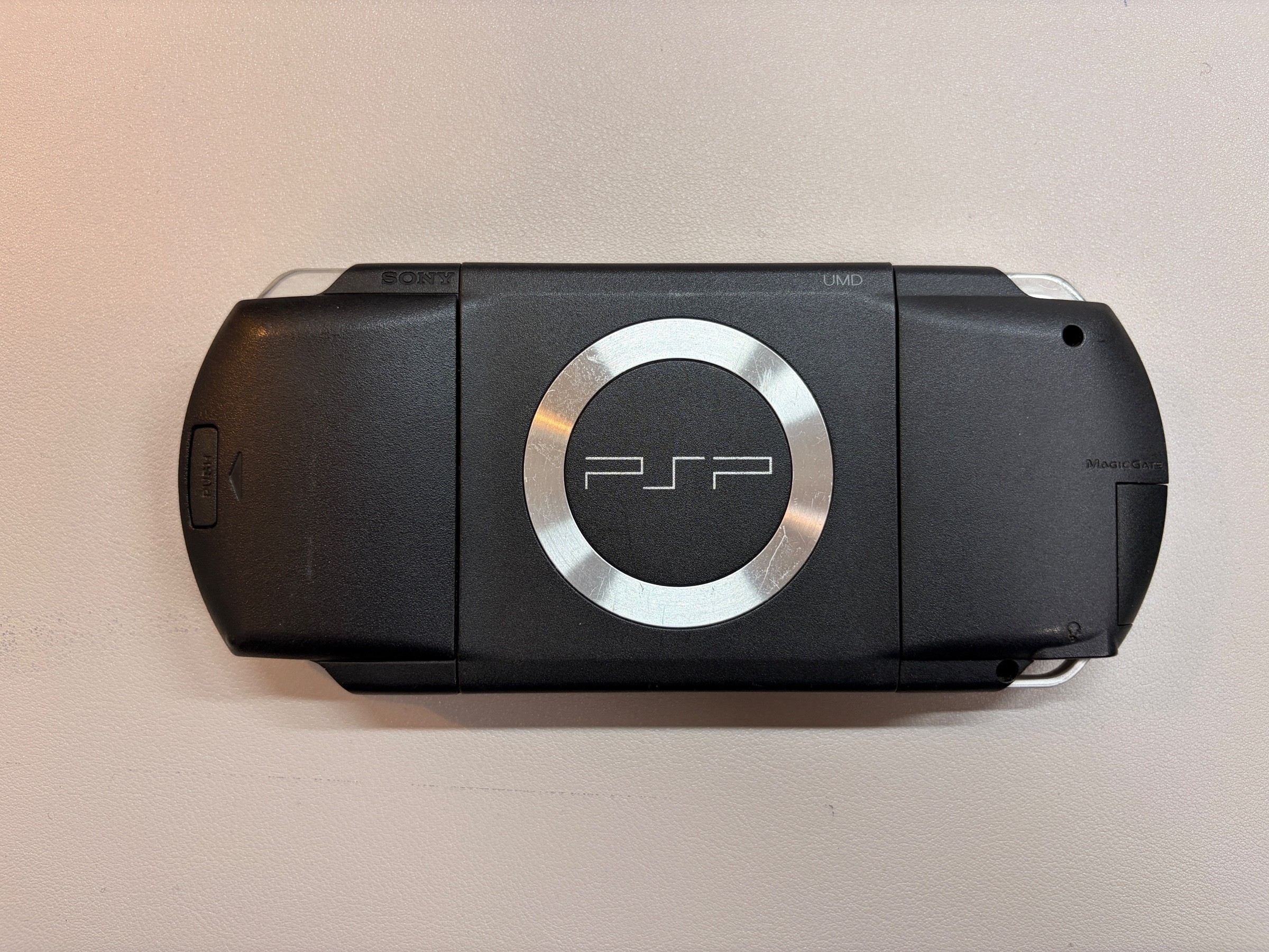 Sony PSP 1000 Handheld Game Console — Black, Original Model - photo 2