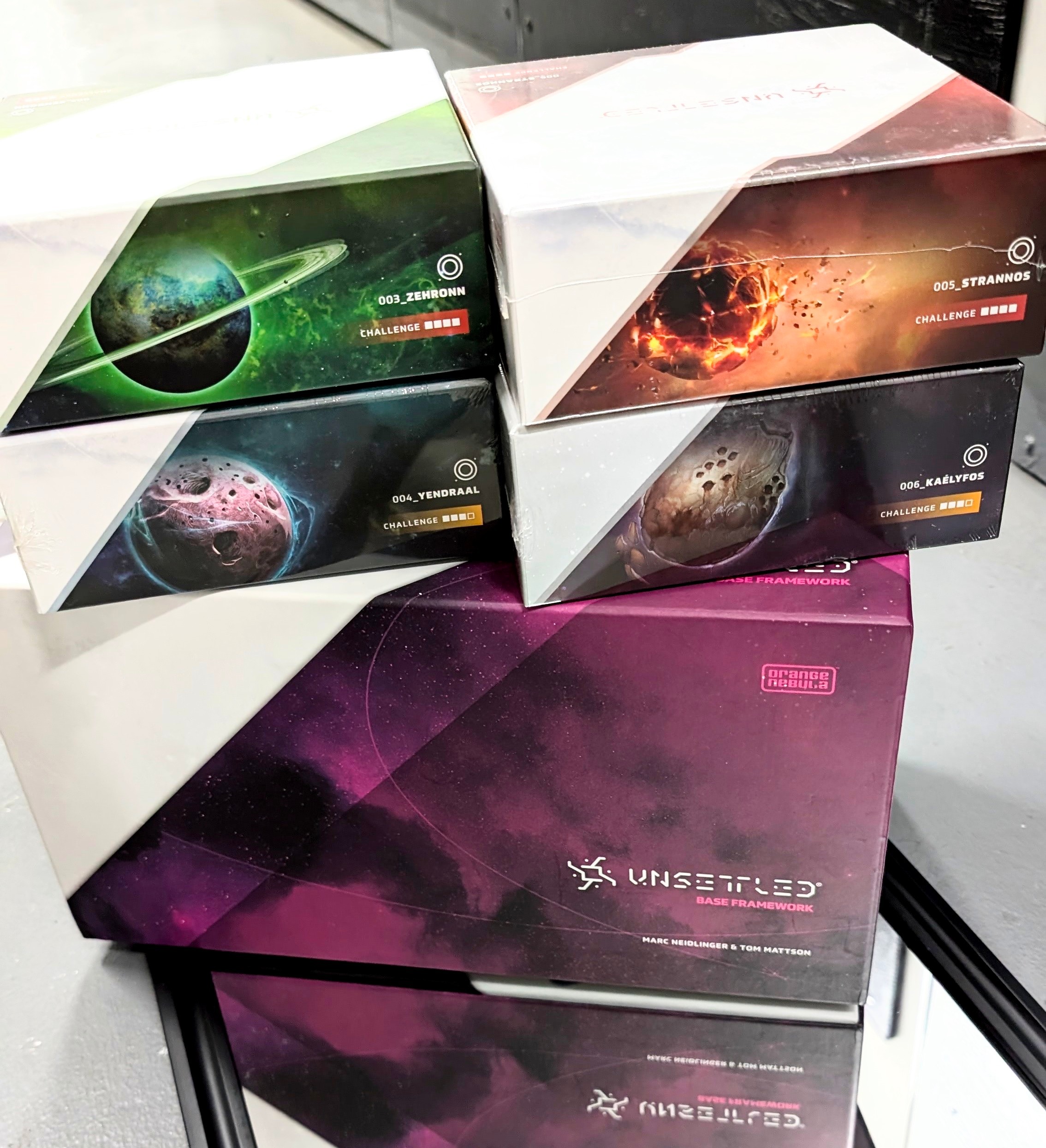 "Unsettled" cooperative wacky sci-fi board game