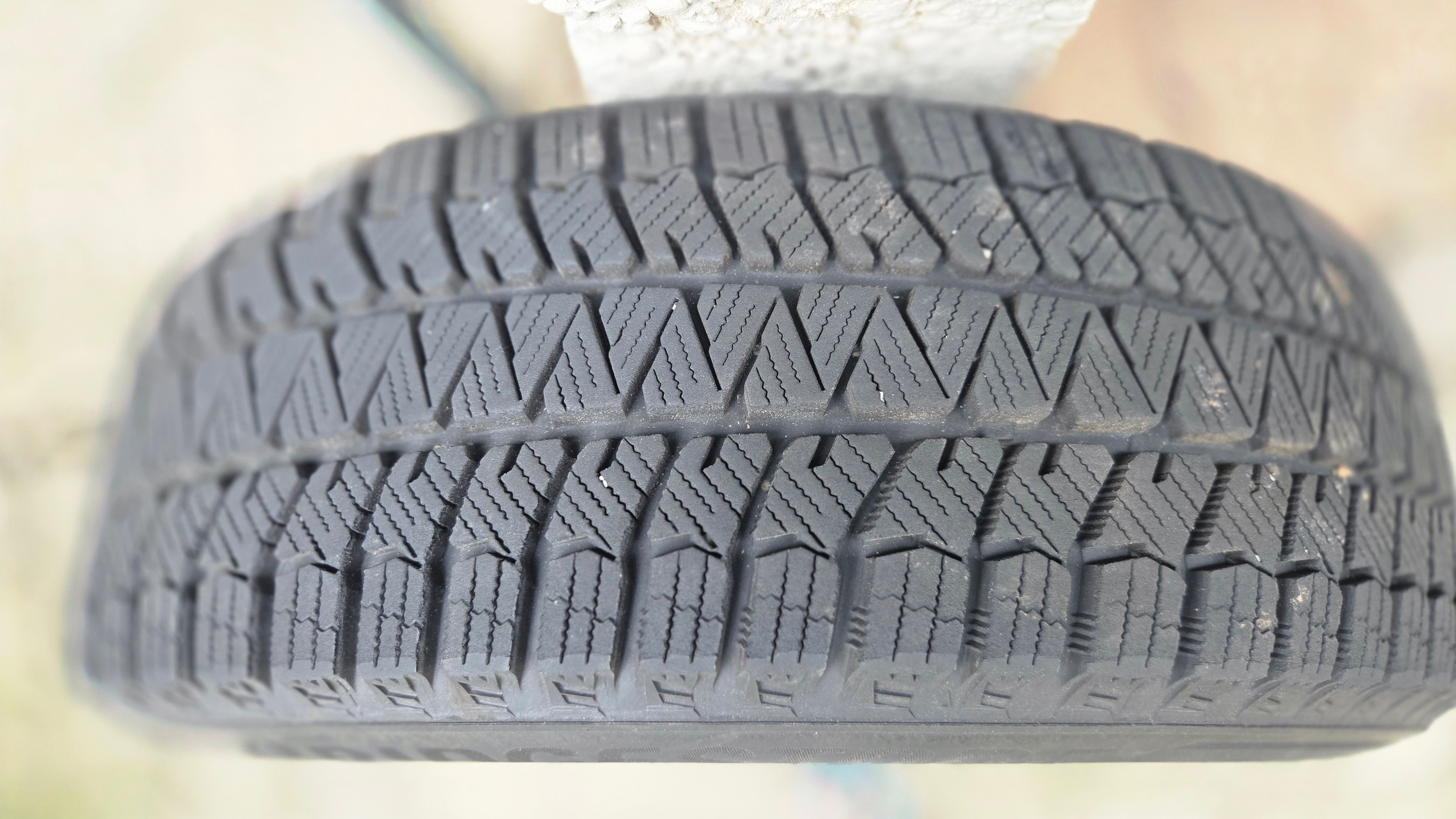 Set of Winter Tires on Rims (205/65R16)- Bridgestone - photo 3