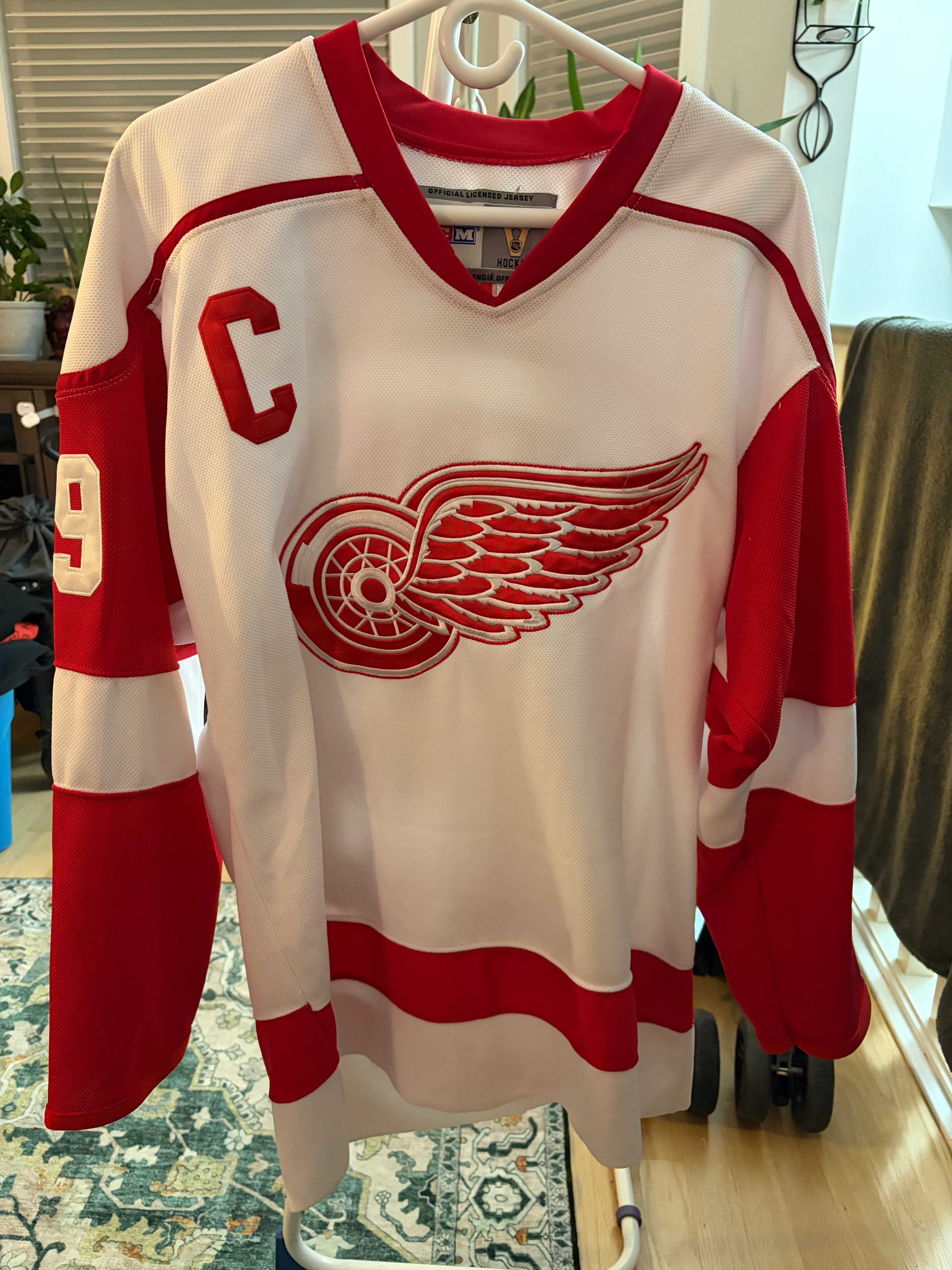 CCM Detroit Red Wings Yzerman Jersey