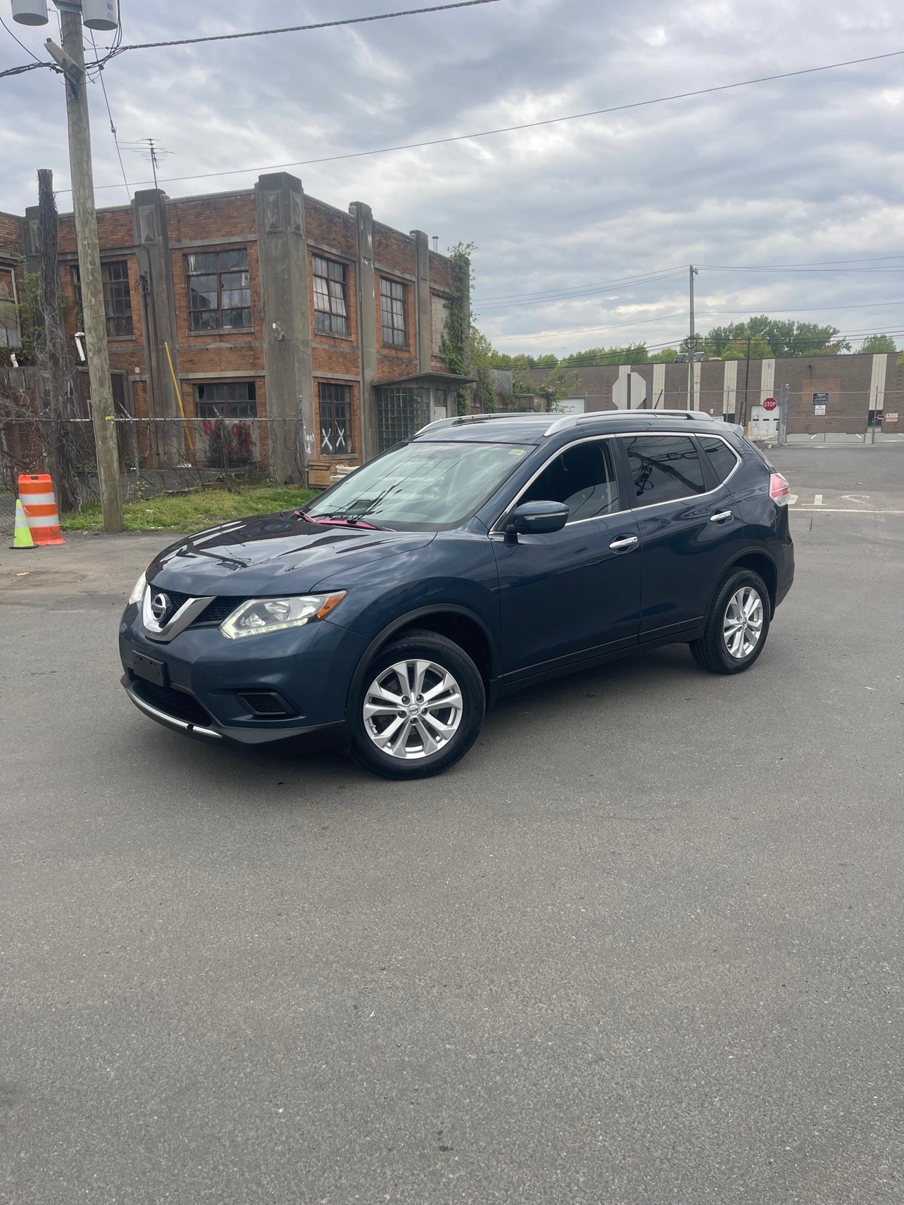 2015 Nissan Rogue SV - photo 2