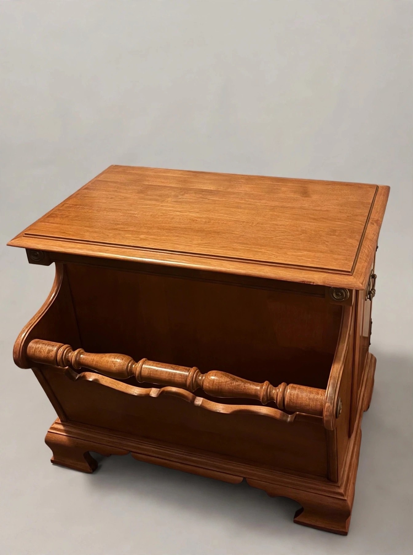 Vintage Roxton Solid Maple Magazine End Table Honey Finish