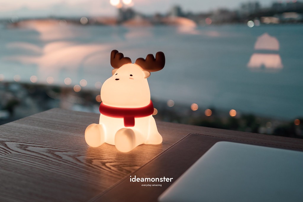 Rechargeable LED Night Light Christmas Reindeer in scarf
