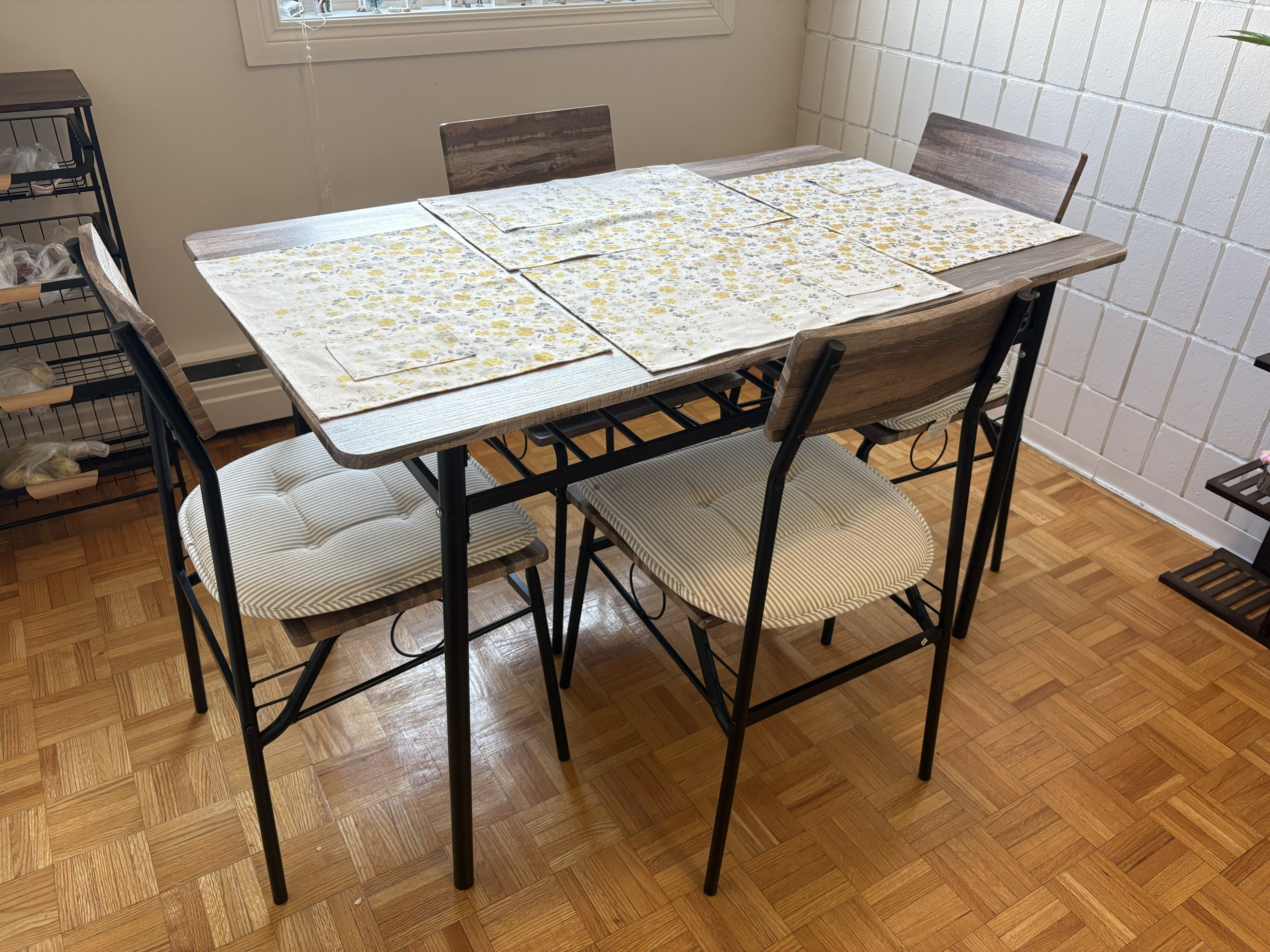 Dining Table Set with 4 Chairs + Cushions