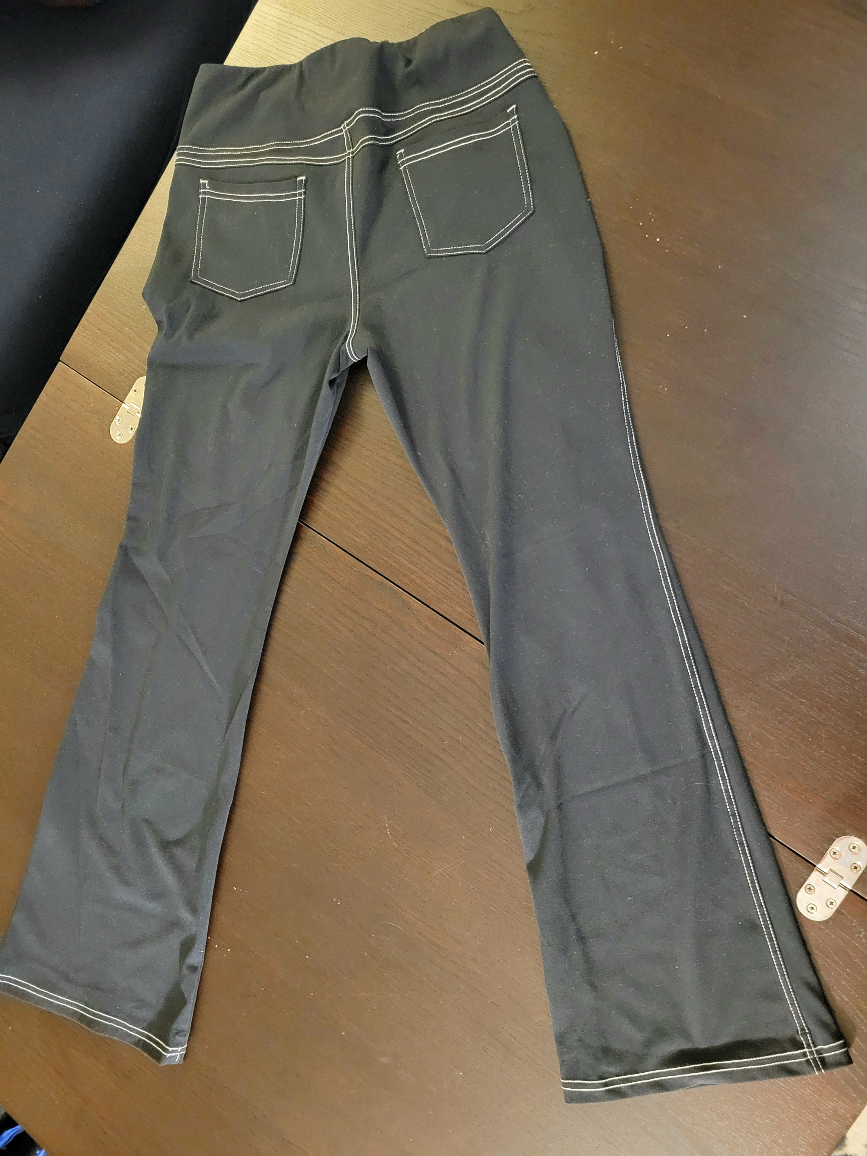 VOOVEEYA black high-waisted flared yoga pants (NEW) (SIZE M) - photo 2