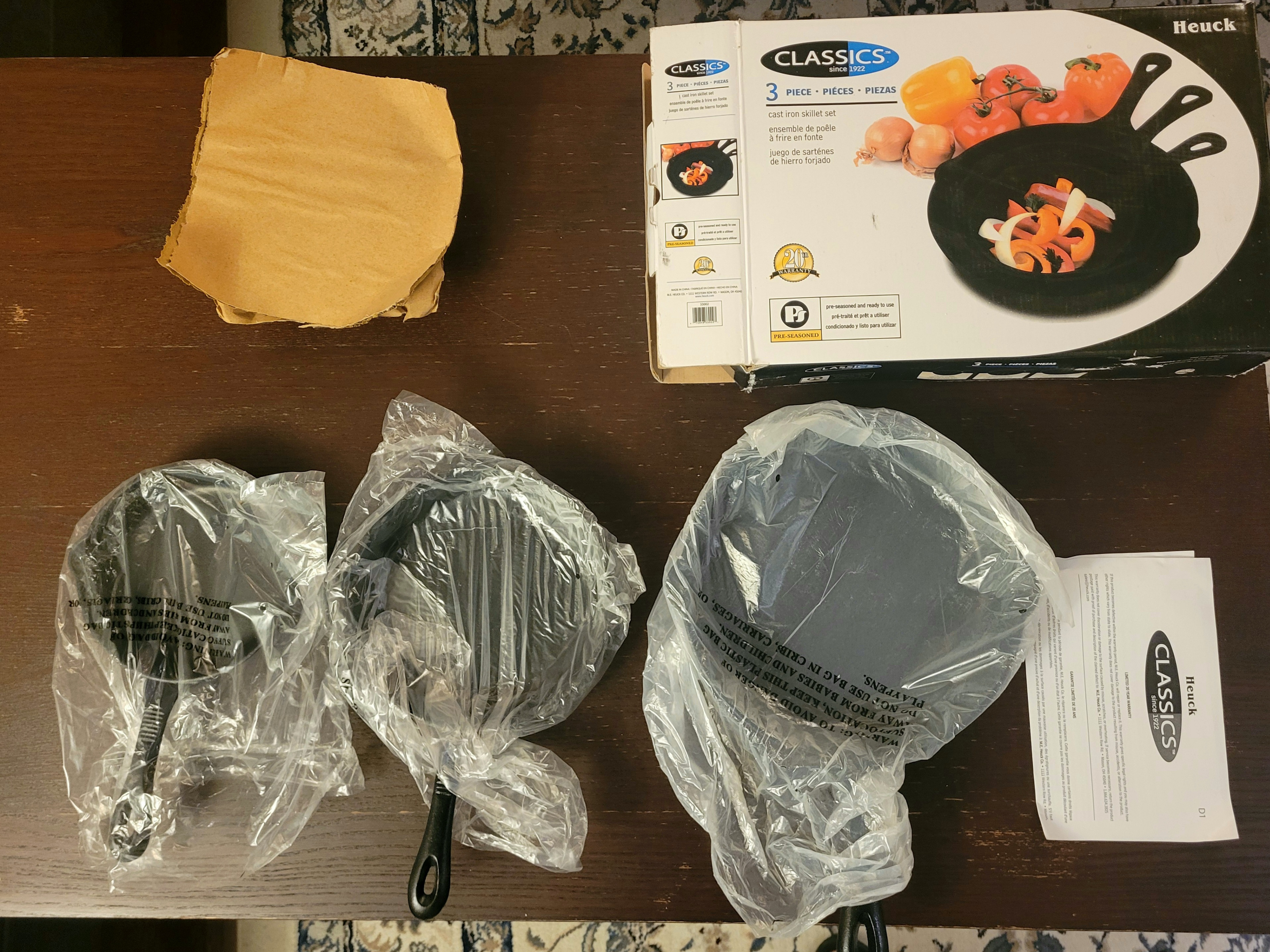 Heuck Classics 3-Piece Cast Iron Skillet Set (in Original Box) - photo 3