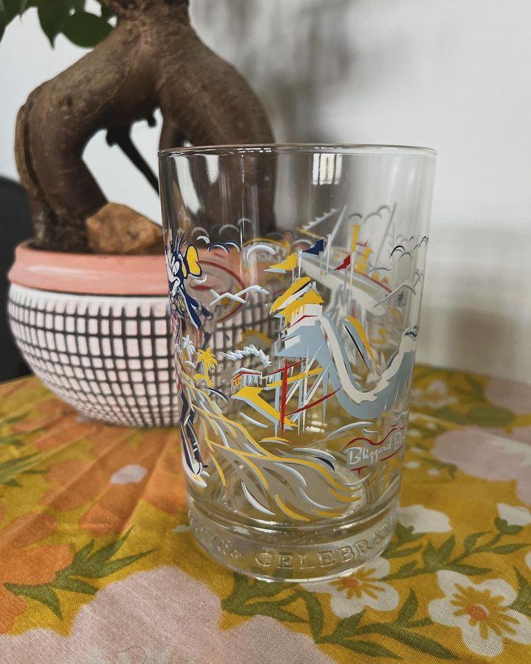 Walt Disney World "Remember the Magic" 25th anniversary glass - photo 2
