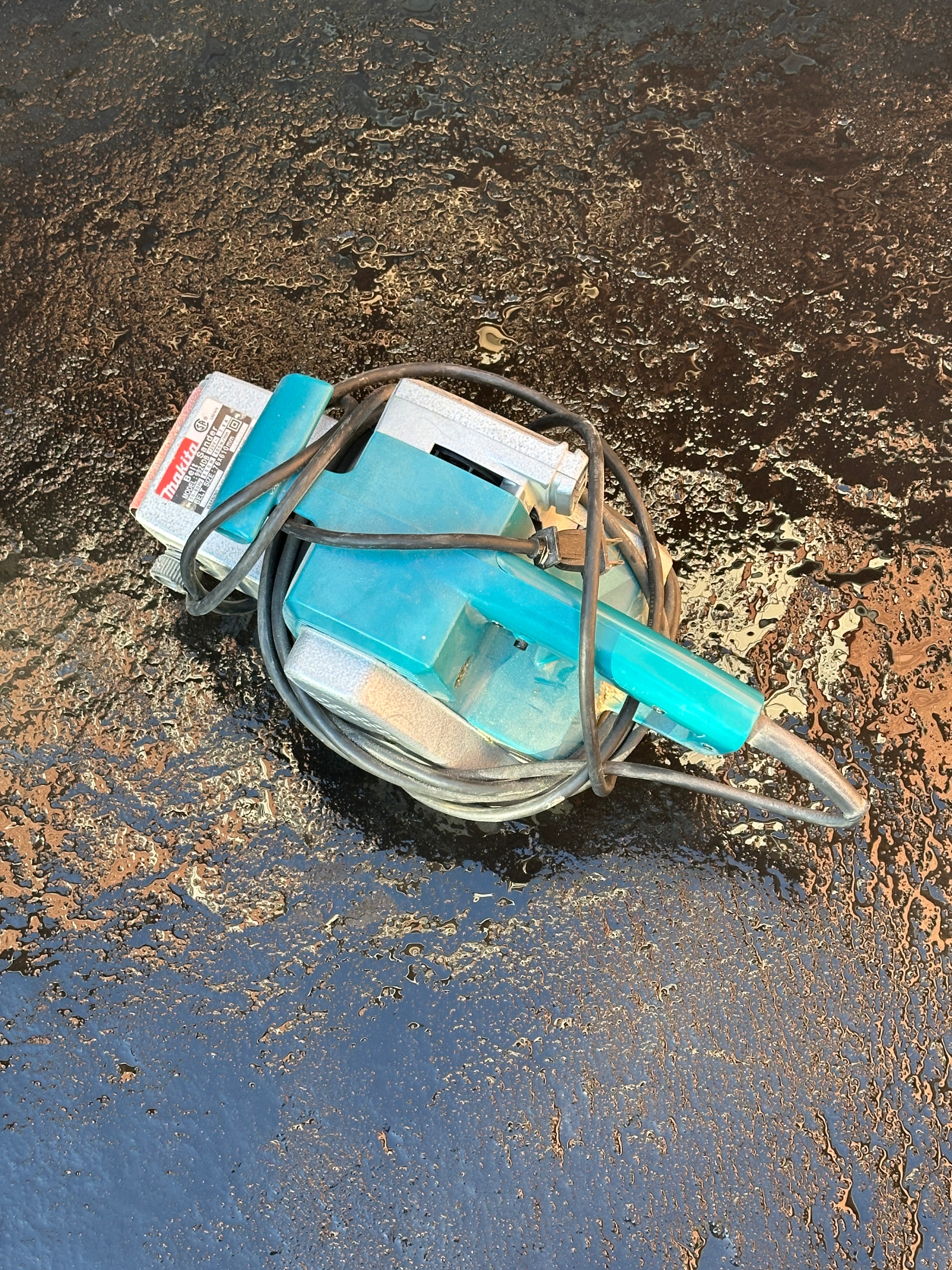 Makita 3-inch x 24-inch Heavy Duty Belt Sander (Model 9924DB) - photo 2