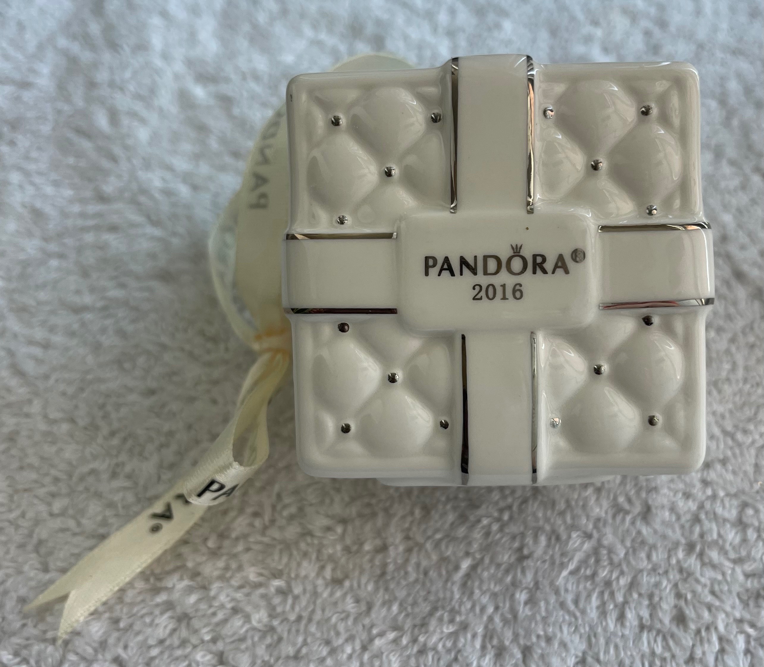 Pandora 2016 Limited Edition Porcelain Ornament - photo 4