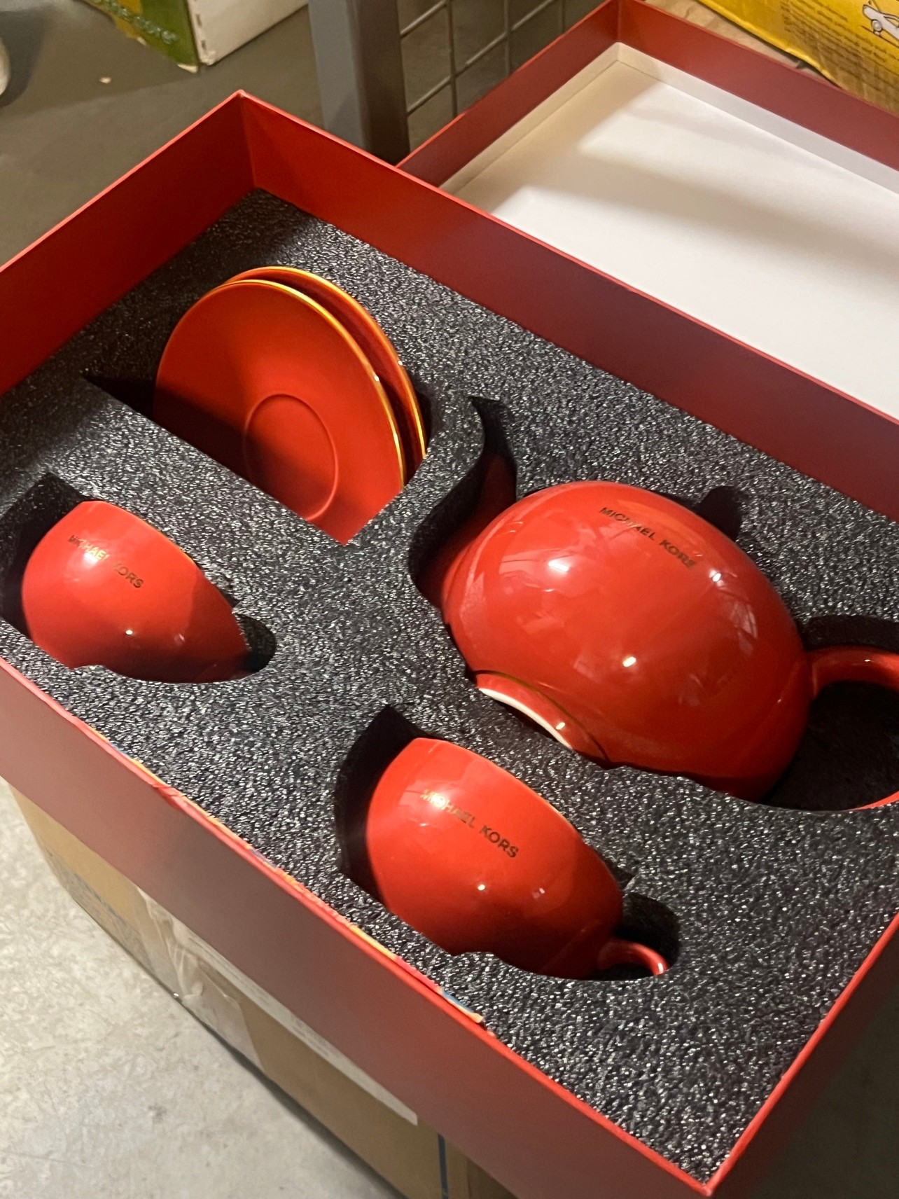Michael Kors Red Ceramic Tea Set - Brand New in Gift Box - photo 2