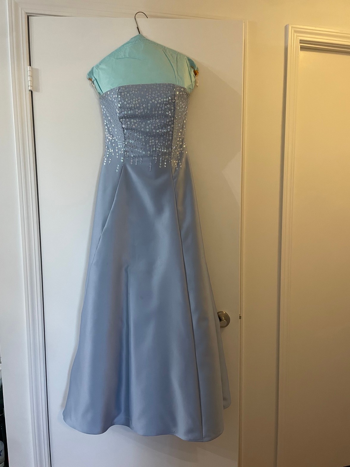 Light blue formal gown, youth M