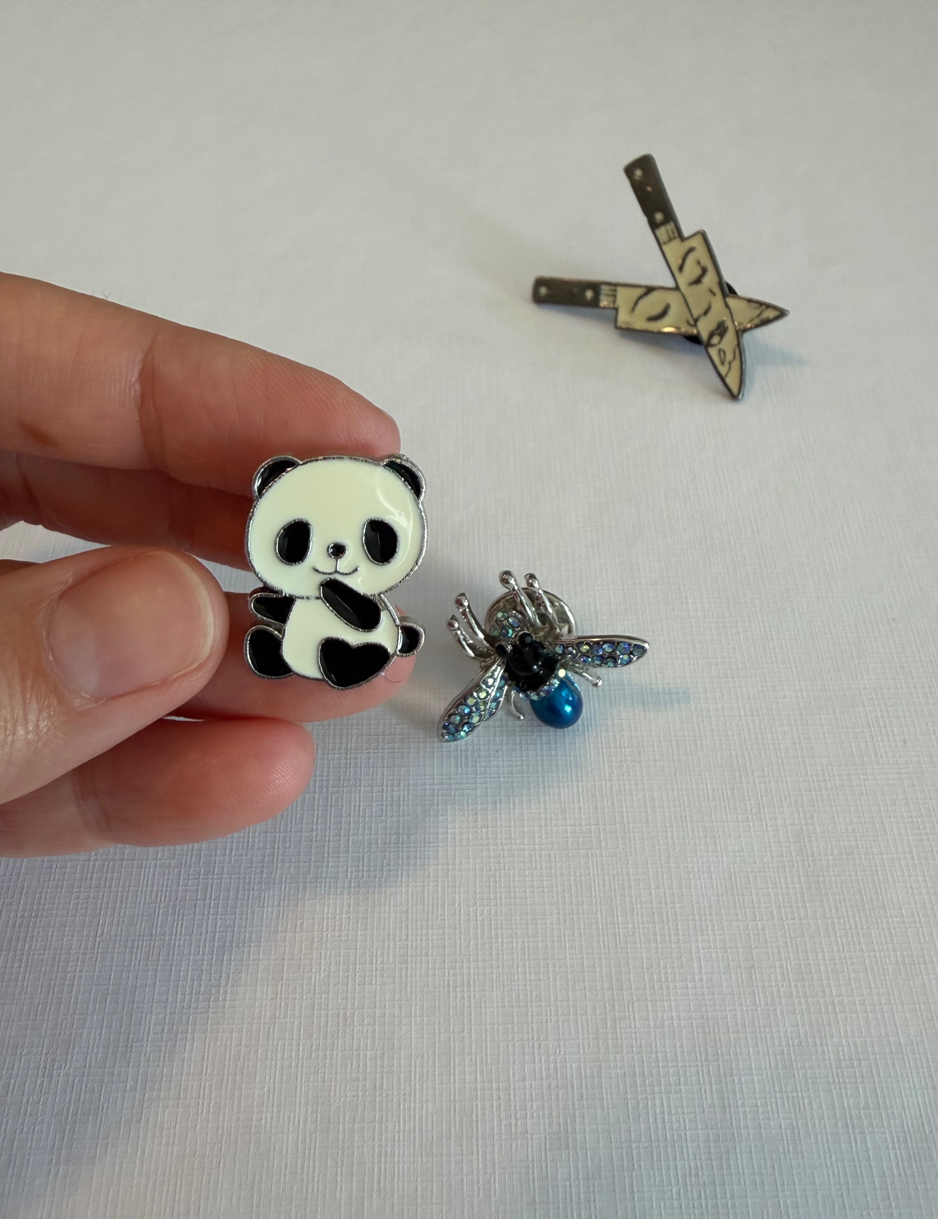 Lot of 3 Enamel Pins Panda Bee Crying Knife Brooch Pin - photo 3