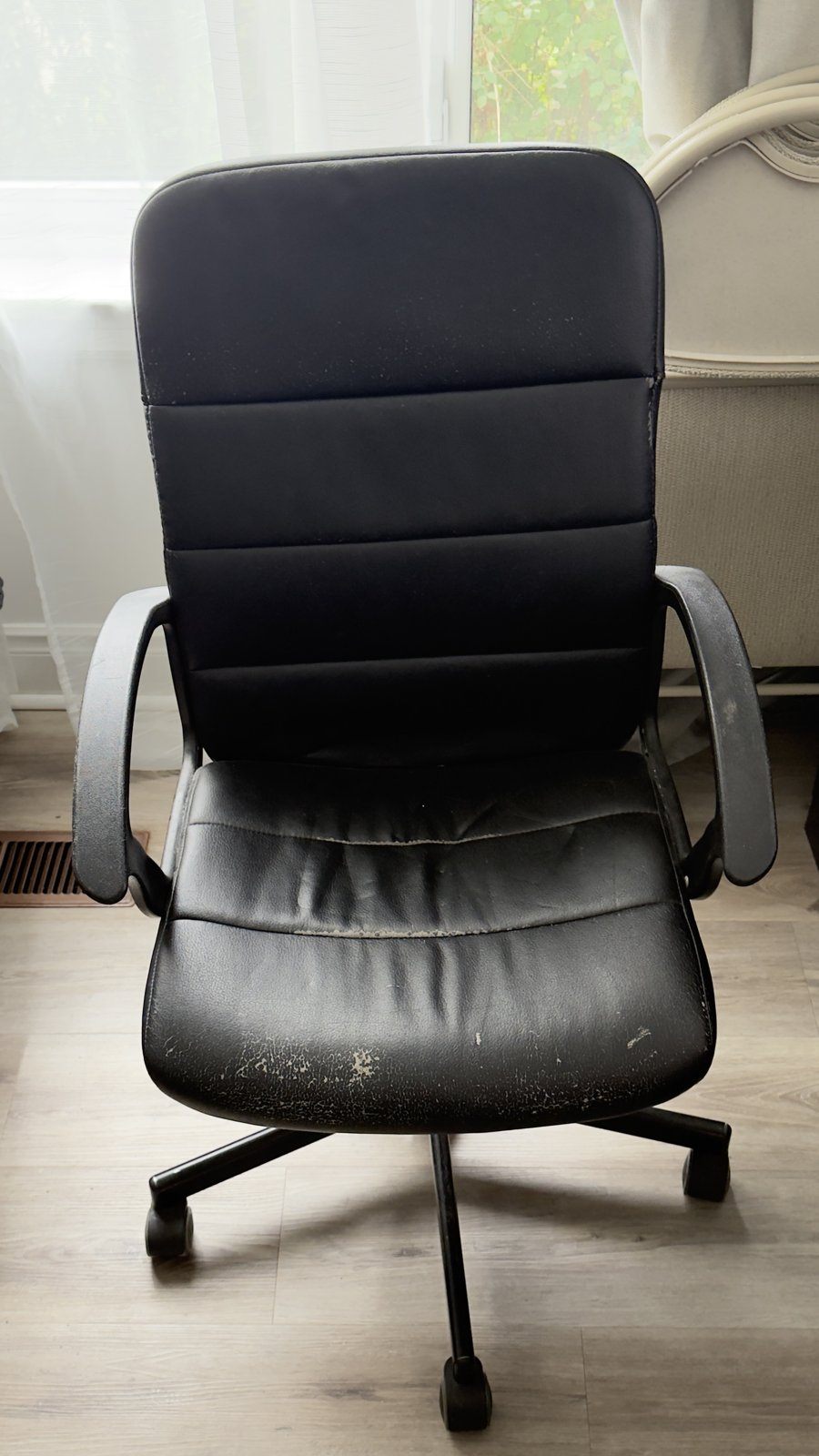 Black Office Chair with Armrests – Swivel, on Wheels - photo 2
