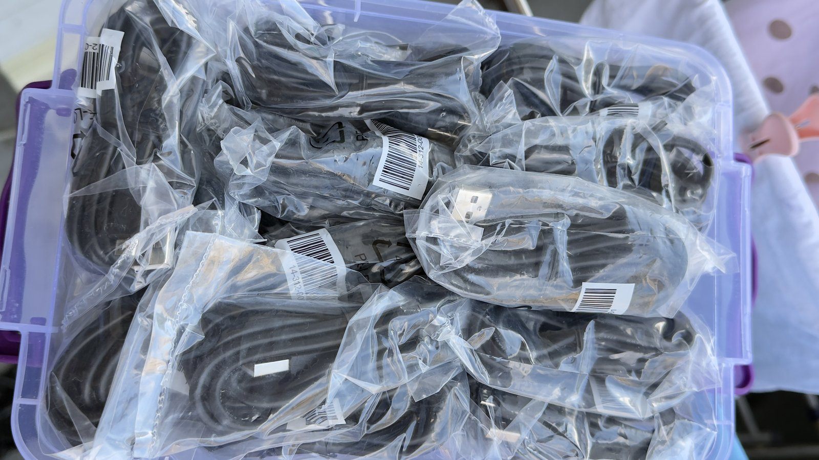 Amazon 9W USB Wall Chargers + Micro-USB Cables – New, Bulk Price - photo 4