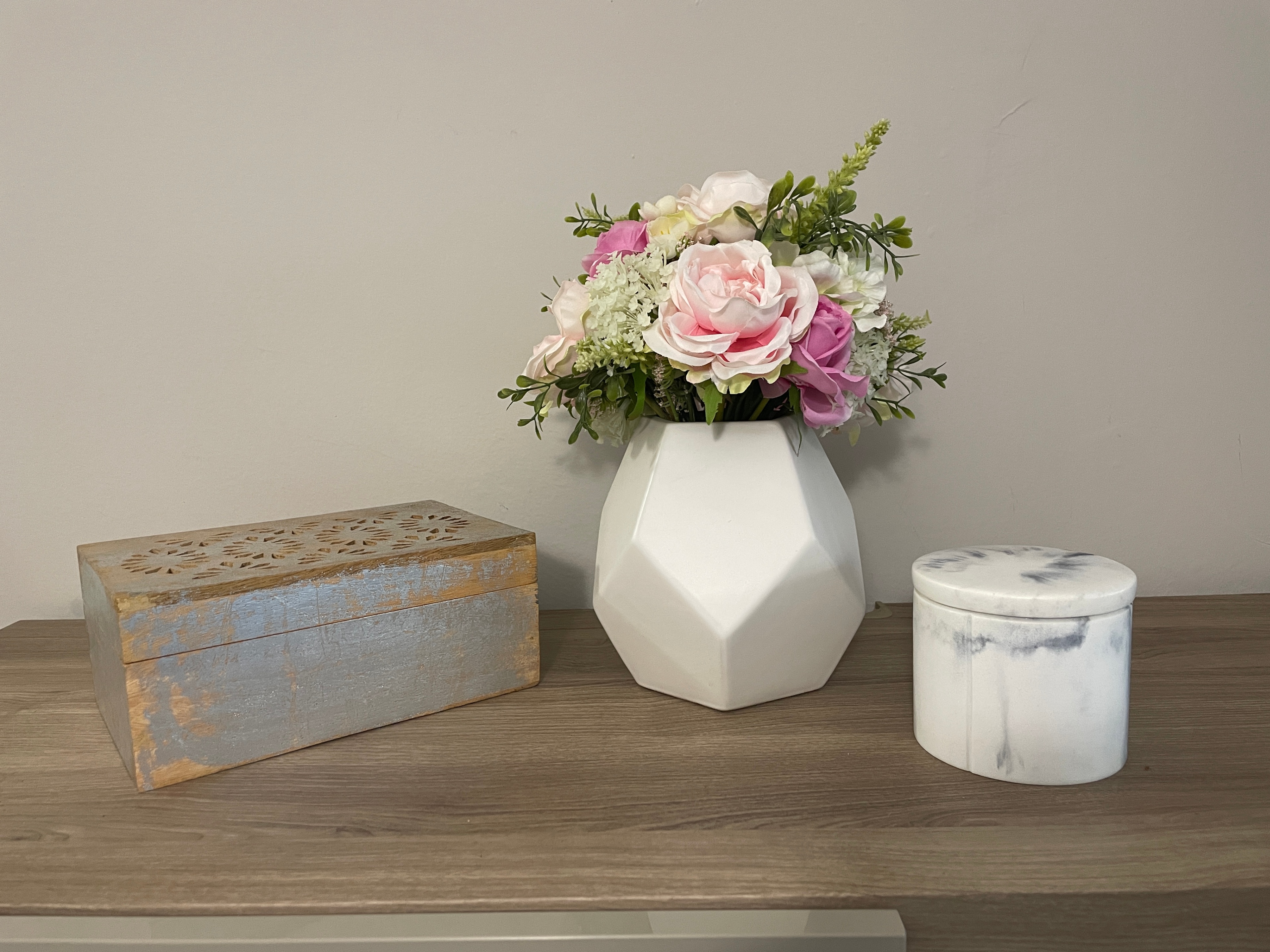 Moving Sale - Various Home Decor and Serveware Items - photo 5