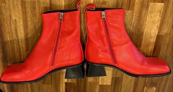 L’intervalle Red Leather Zip Up Heeled Boot LIKE NEW - photo 4