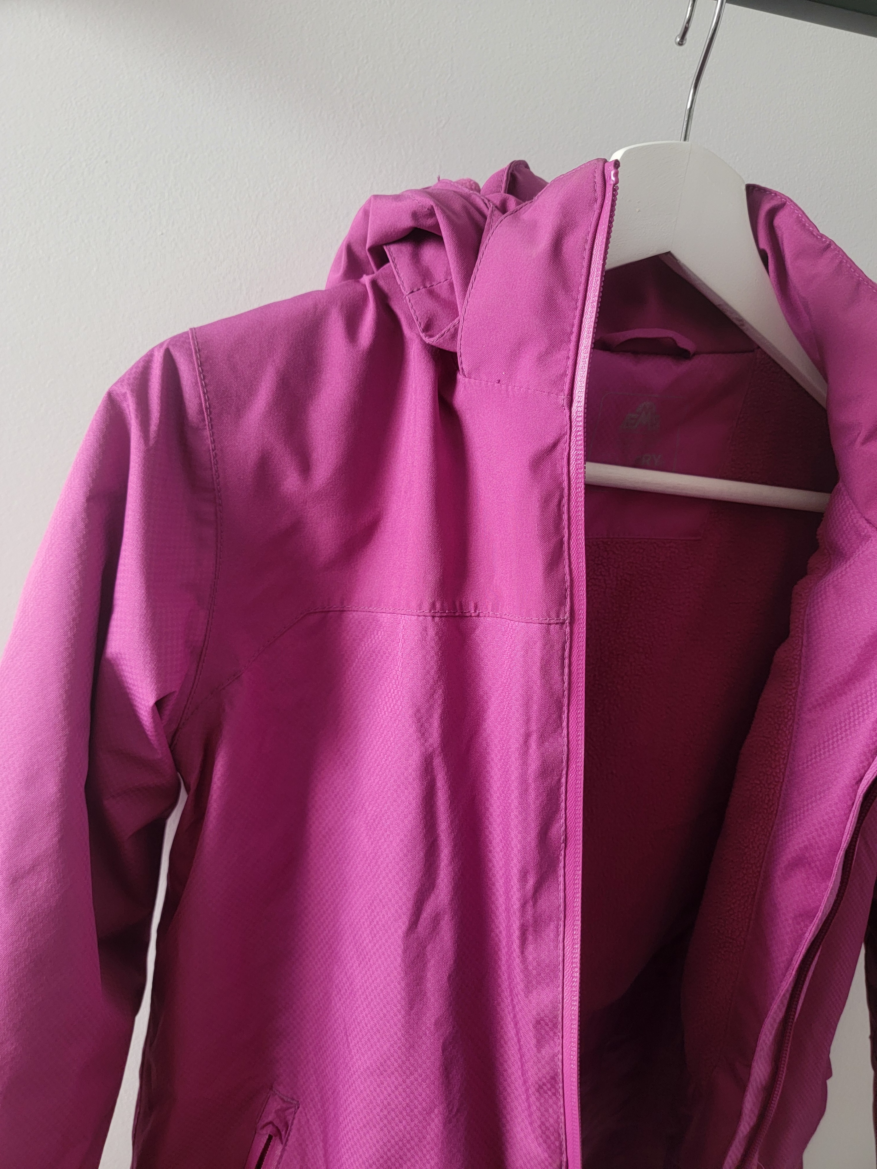 Girls age 8-10 jacket in new excellent condition - photo 2