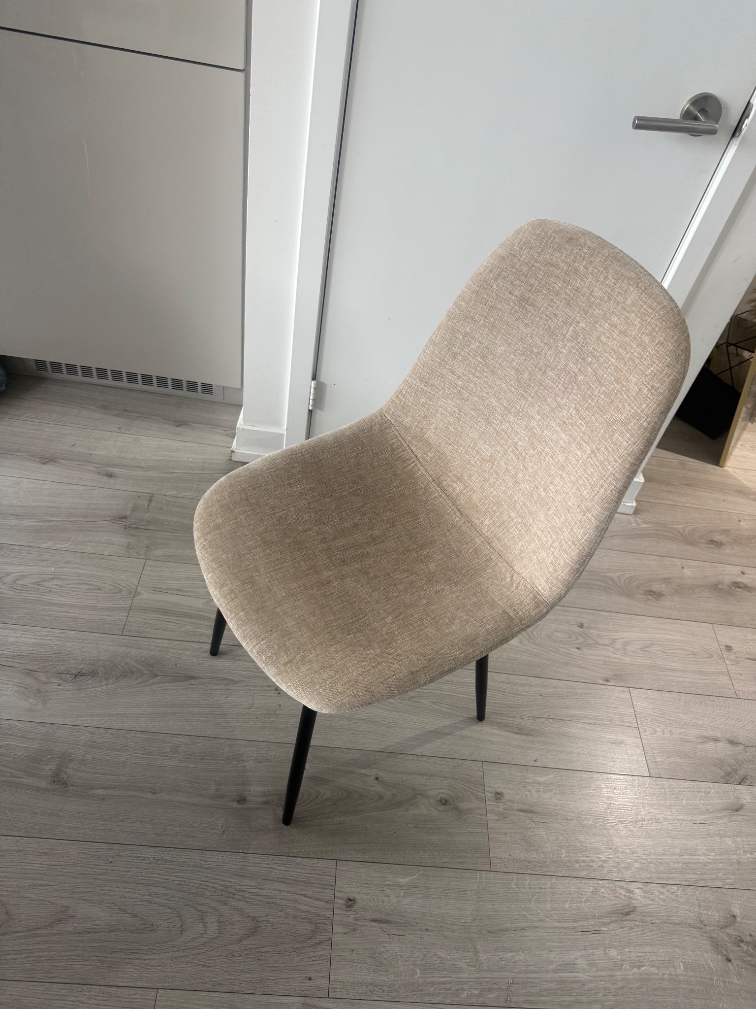 Set of 4 Beige Upholstered Dining Chairs – Modern & Comfortable - photo 3