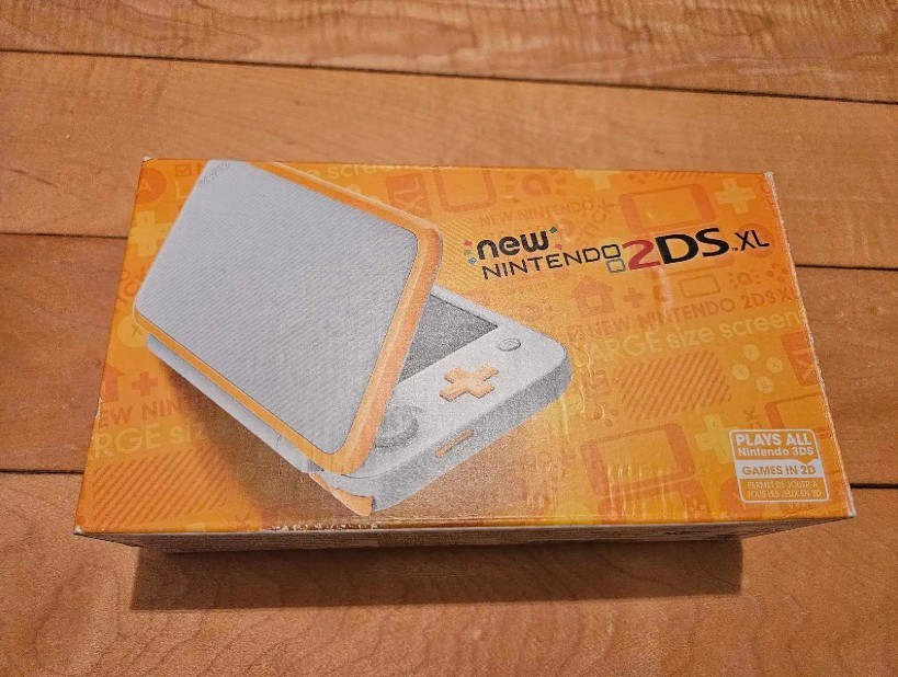 *NEW* Nintendo 2DS XL - CIB