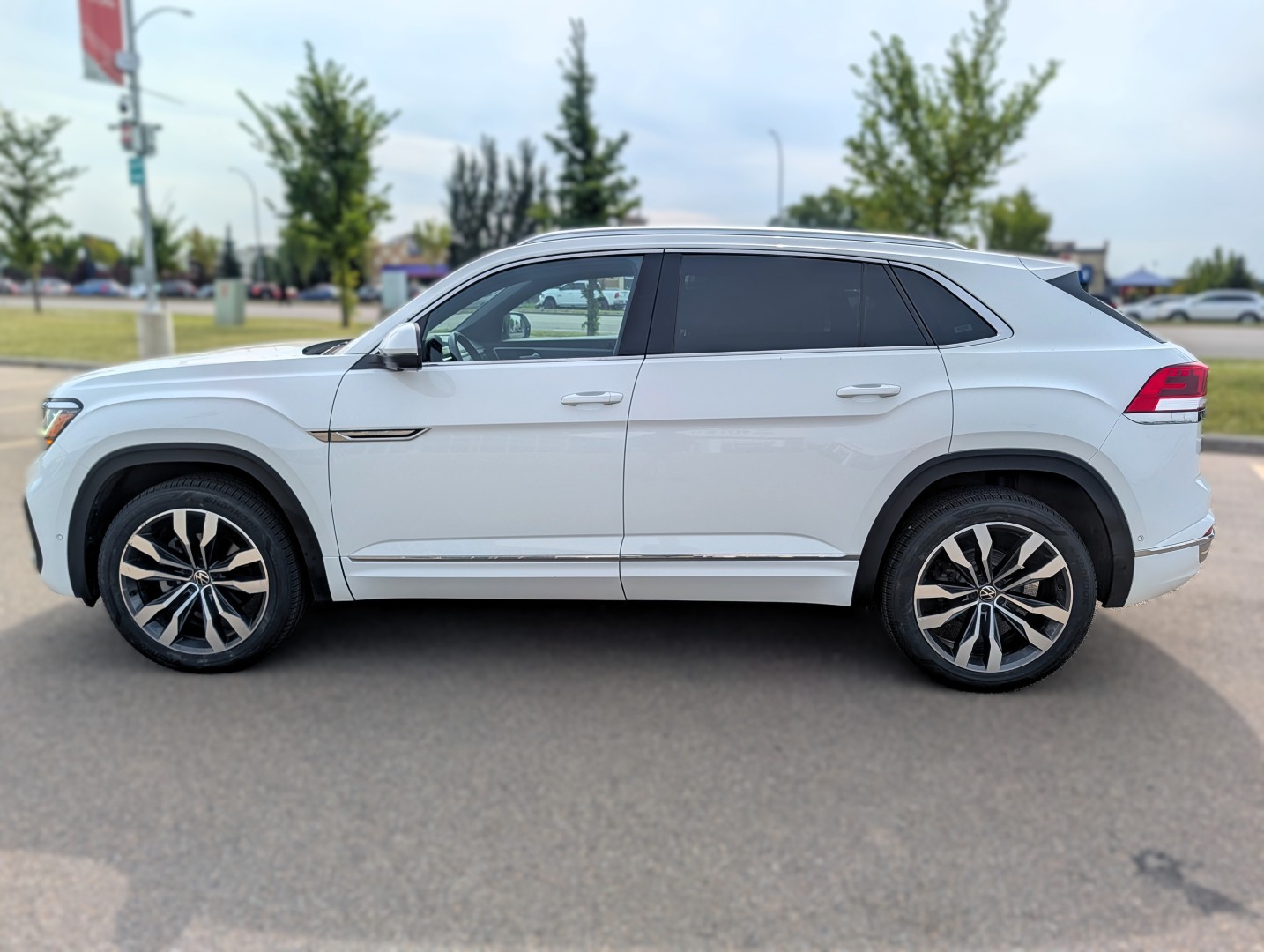 2023 Volkswagen Atlas Cross Sport - photo 3