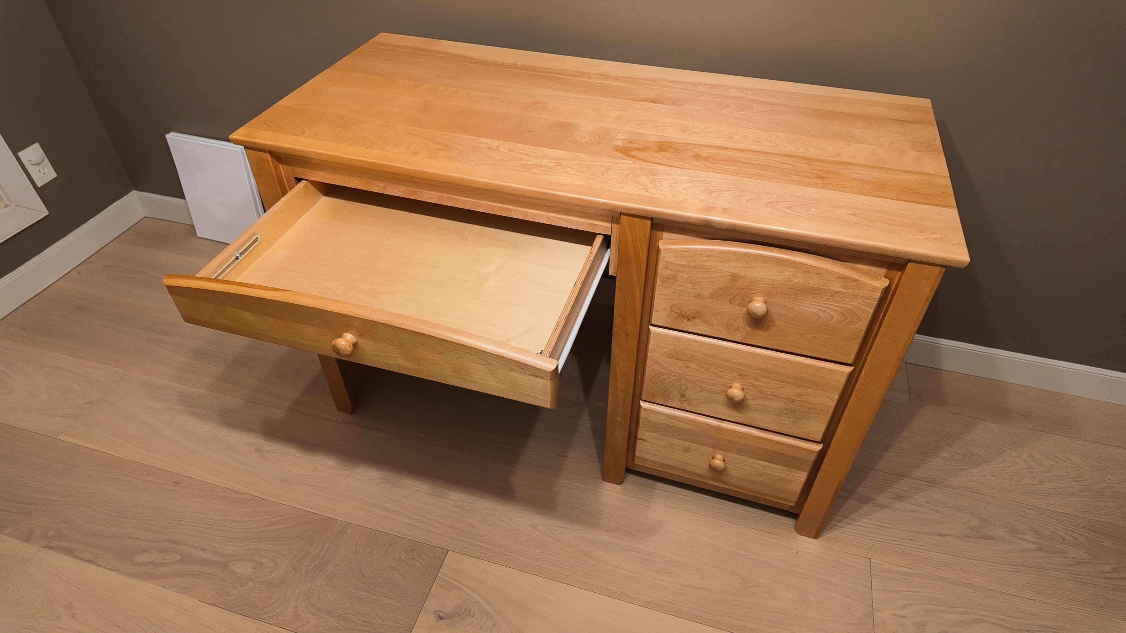 Refurbished Sears Wooden Desk – 4 Drawers - photo 3