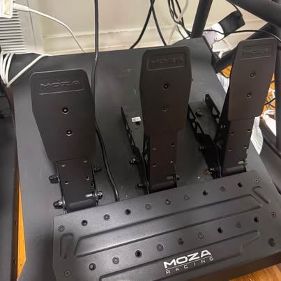 MOZA SR-P Sim Racing Pedals (Throttle+Brake+Clutch) — Like New