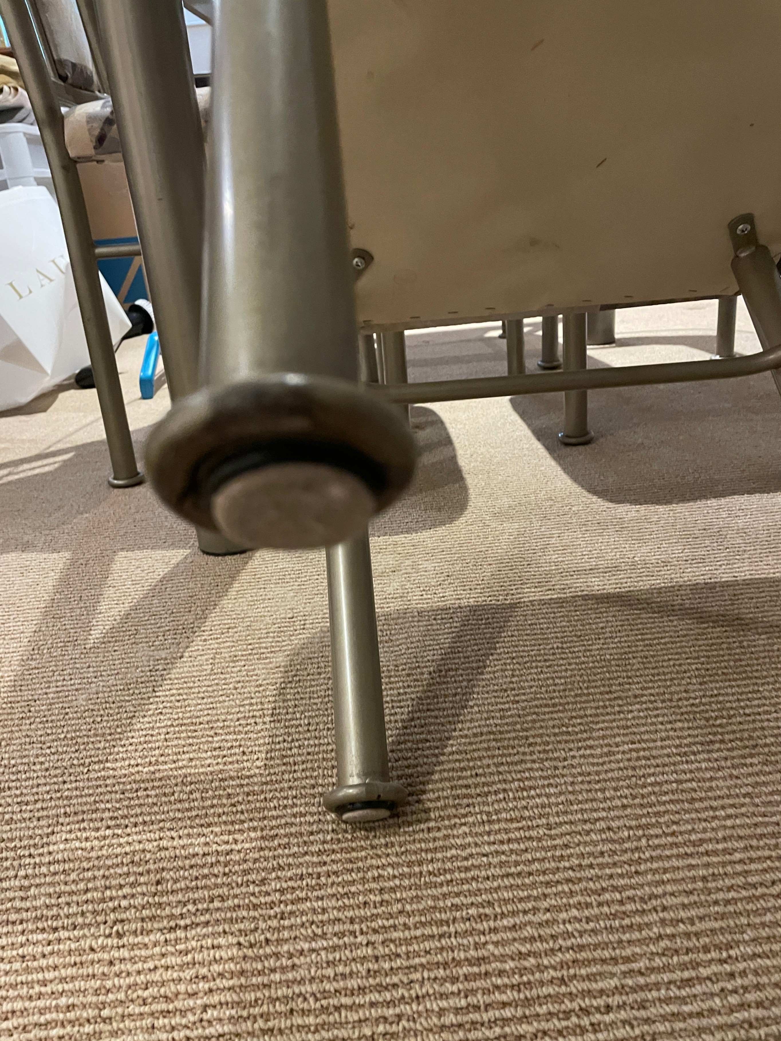 Dining Set - Table & 4 Chairs (very sturdy) - photo 3
