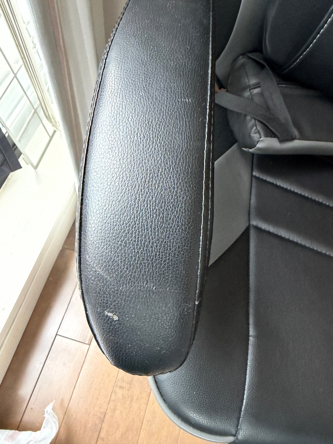RESPAWN Racing Style Gaming Chair - Black/Gray - Like New - photo 3