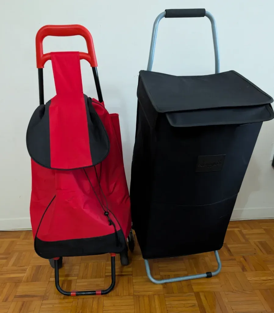 Black Longos Shopping Cart and Red cart