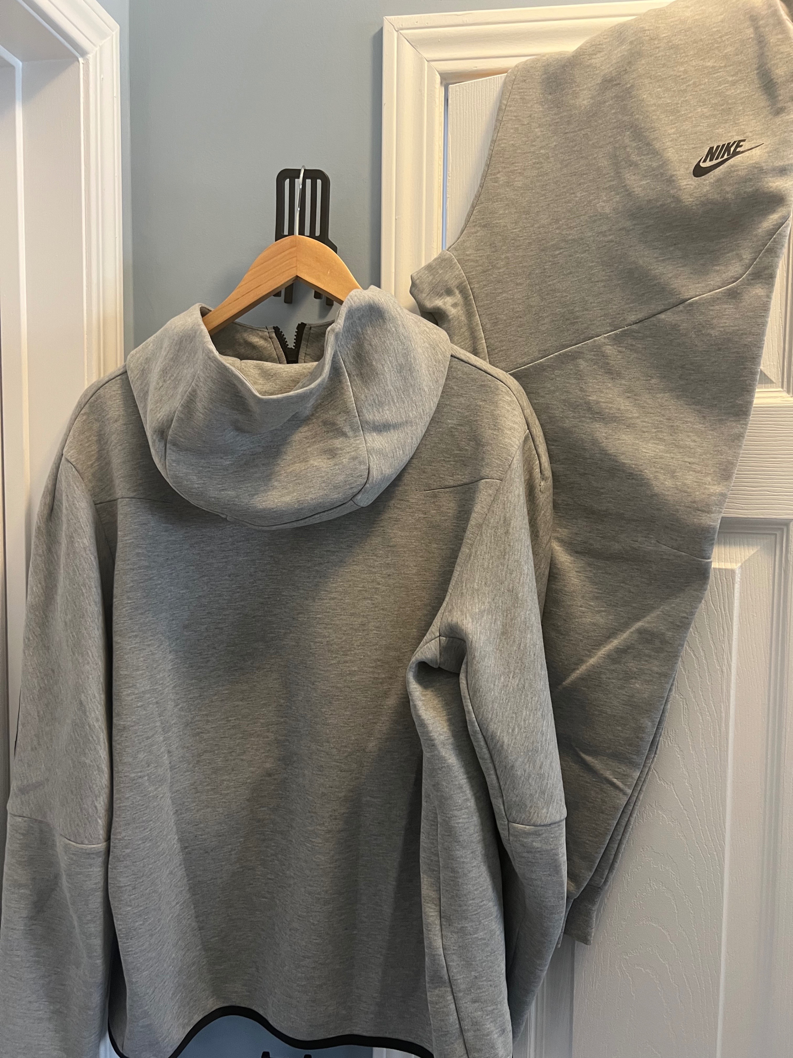Grey Nike Tech Fleece Tracksuit – Size Large - photo 2