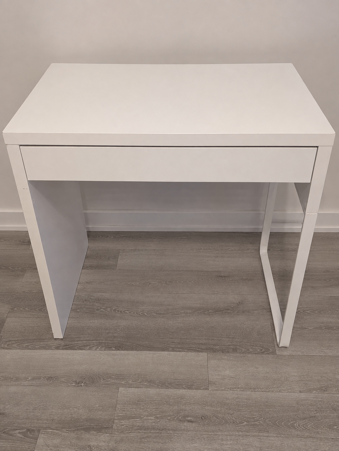 Compact White Desk with Drawer – Moving Sale