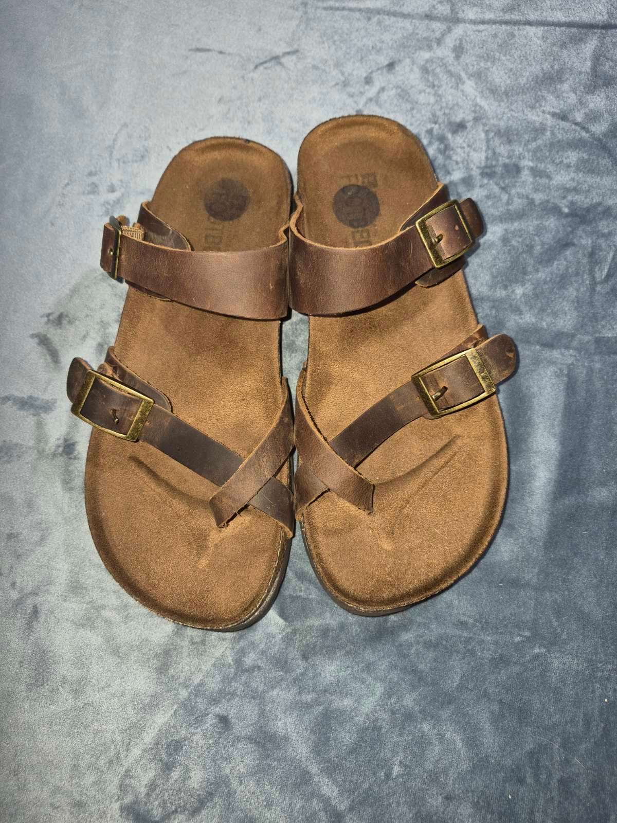 Leather sandals size 7/ 23.5 cm insole