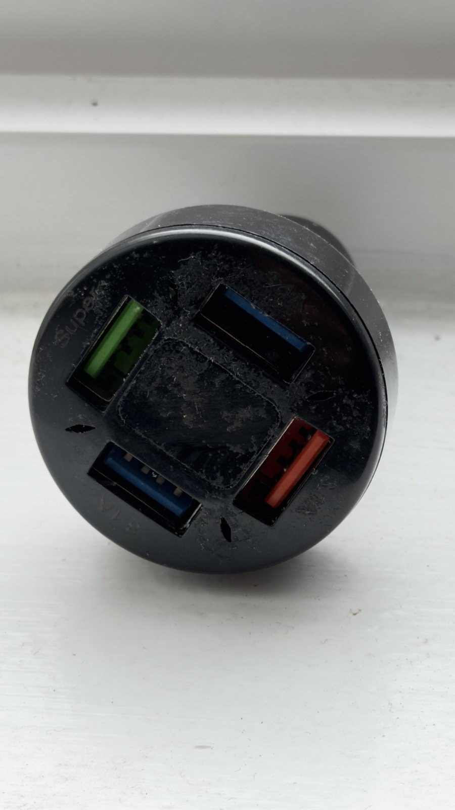 4-Port USB Car Charger – Quick Charge Logo, 12V/24V