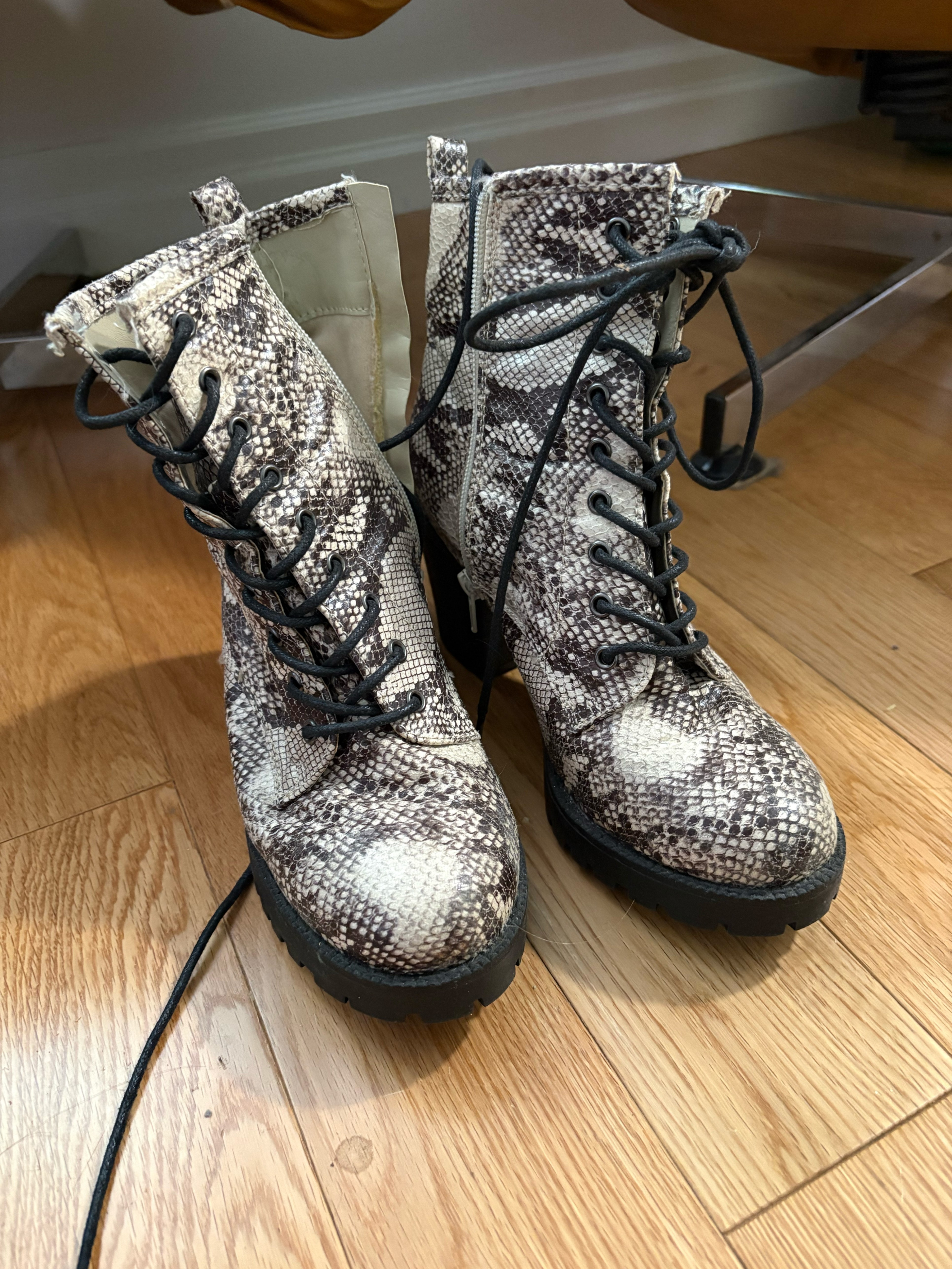 Faux snakeskin boots with chunky heels - photo 3