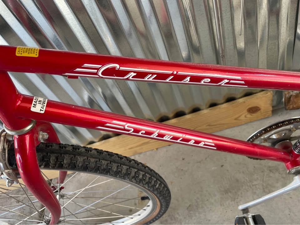Vintage Schwinn Cruiser women’s bike - PU only 60631 - photo 2