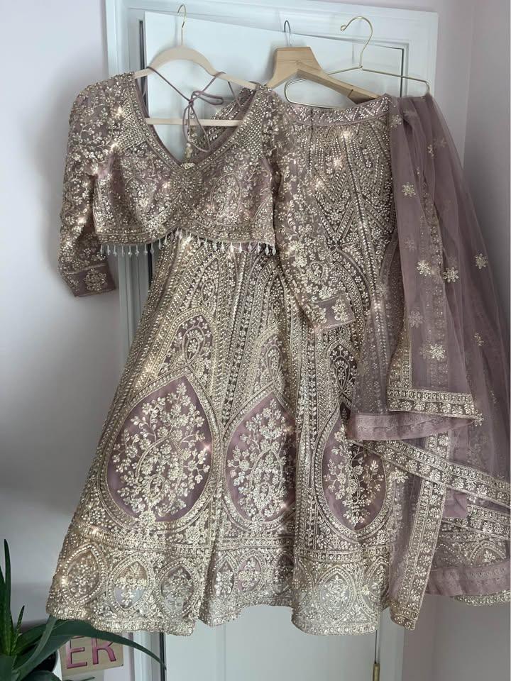 Mauve beaded and Embroidered Lehenga with Jewellery Set - photo 2