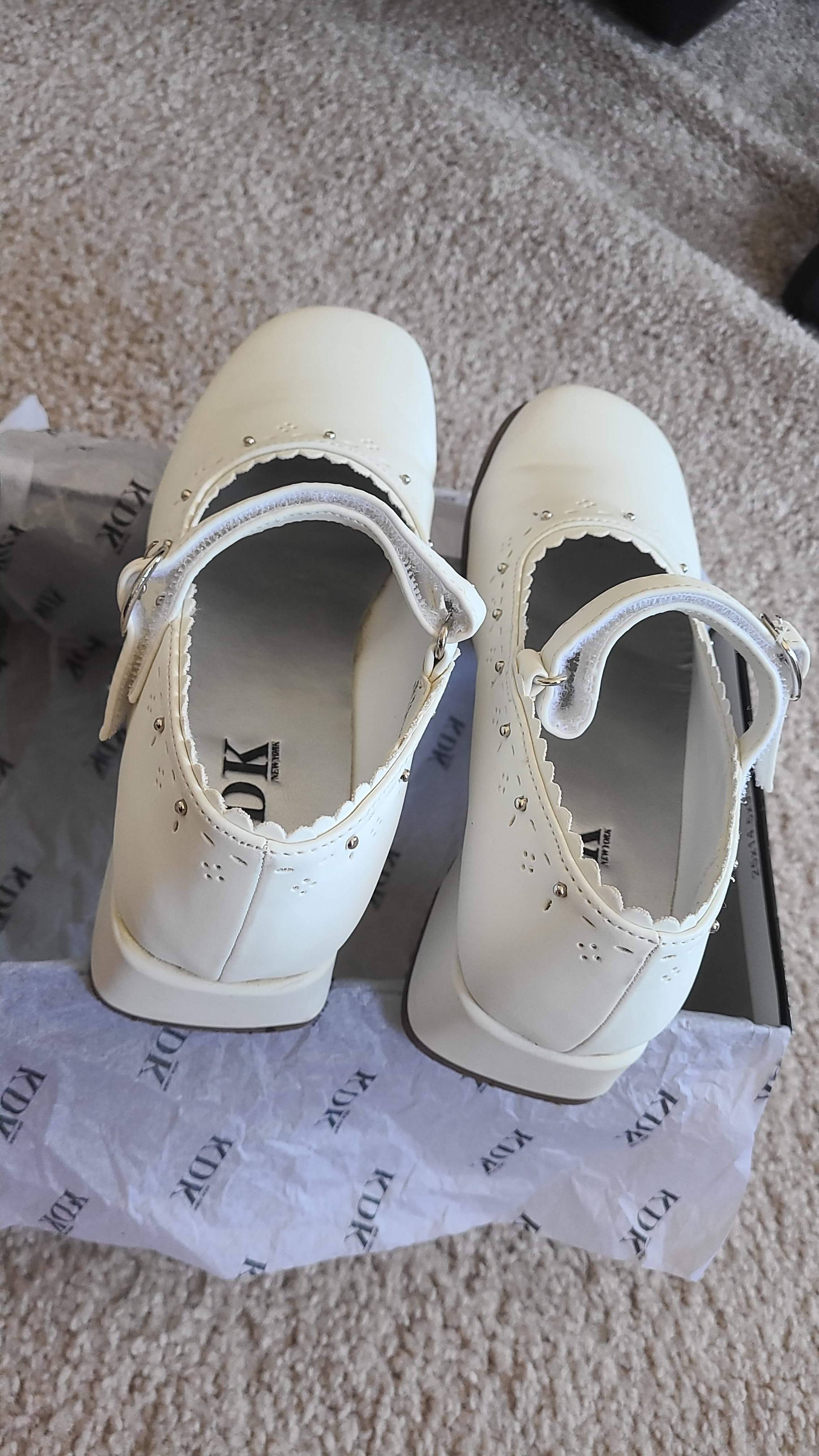 KDK New York Girls' White Dress Shoes, Size: Youth 3 - photo 3