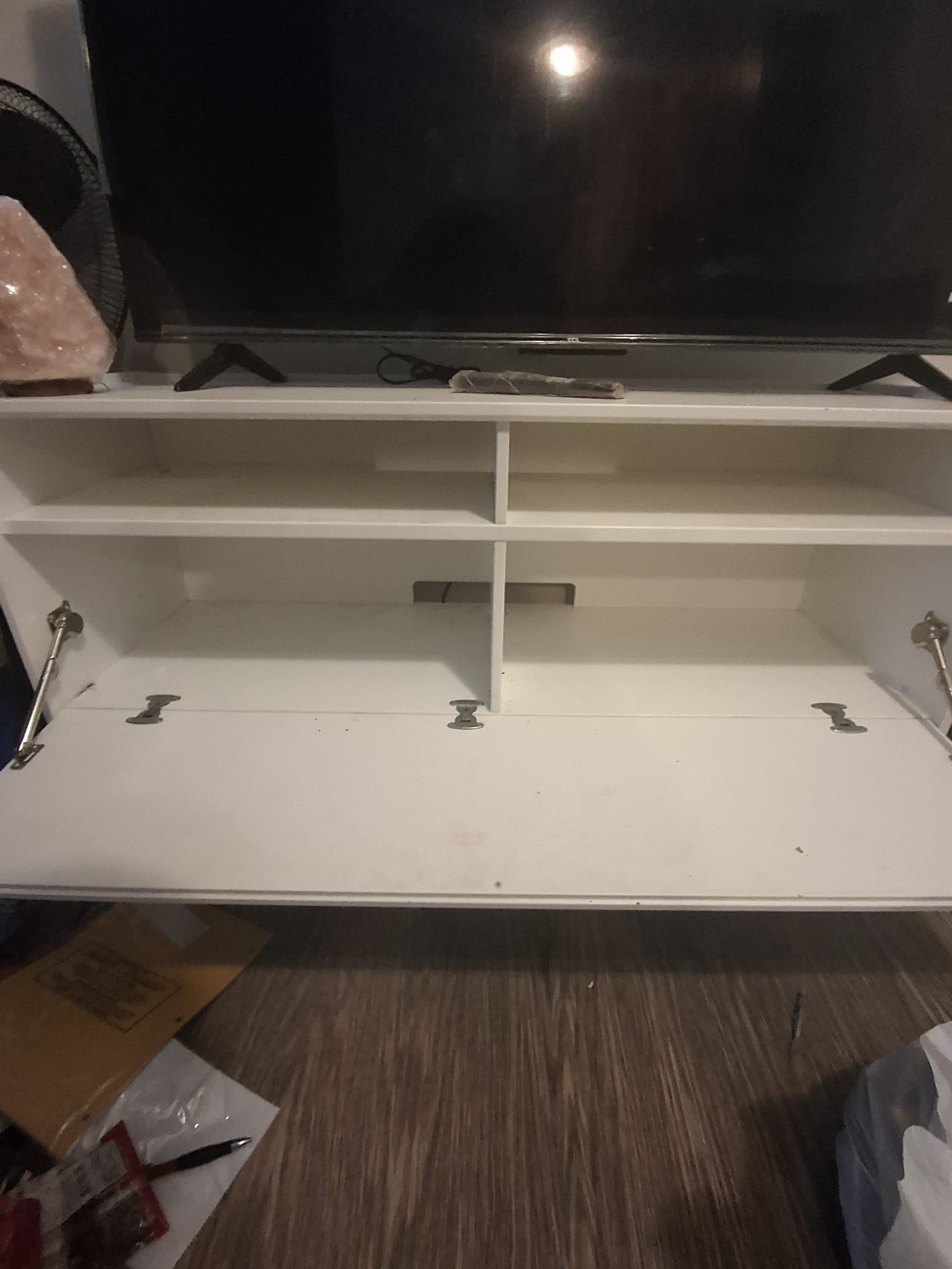 TV with Stand - photo 2