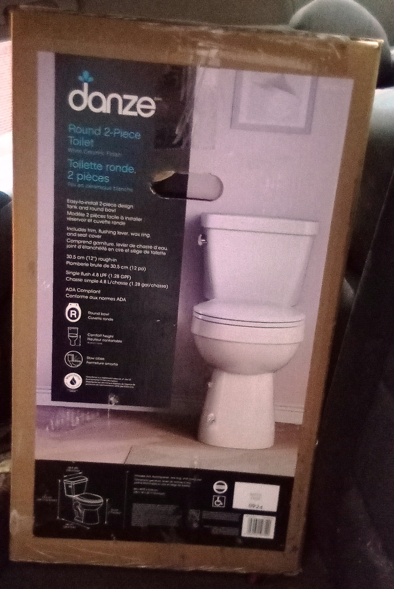 New Danze Round Toilet in Sealed Box